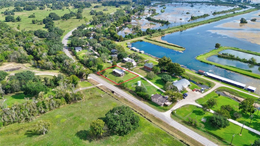 Property photo for 302444 Plantation, Damon, TX