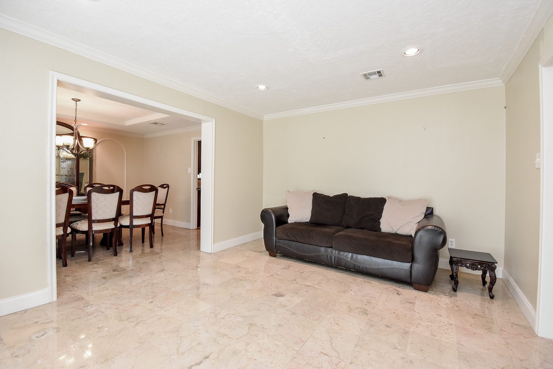426 Longview Drive, Sugar Land, TX 77478 426 Longview Drive, Sugar Land, TX 77478