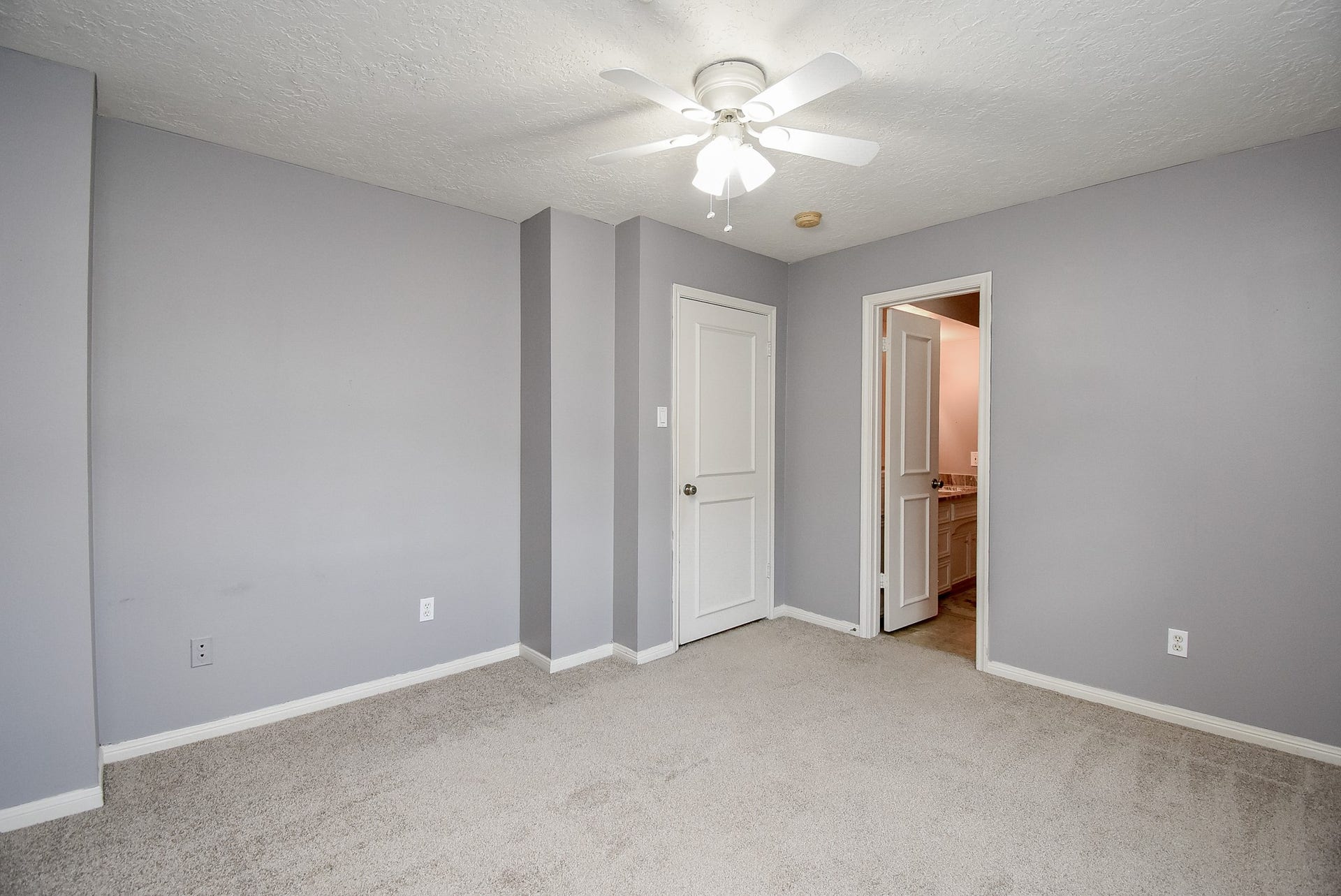 426 Longview Drive, Sugar Land, TX 77478 426 Longview Drive, Sugar Land, TX 77478