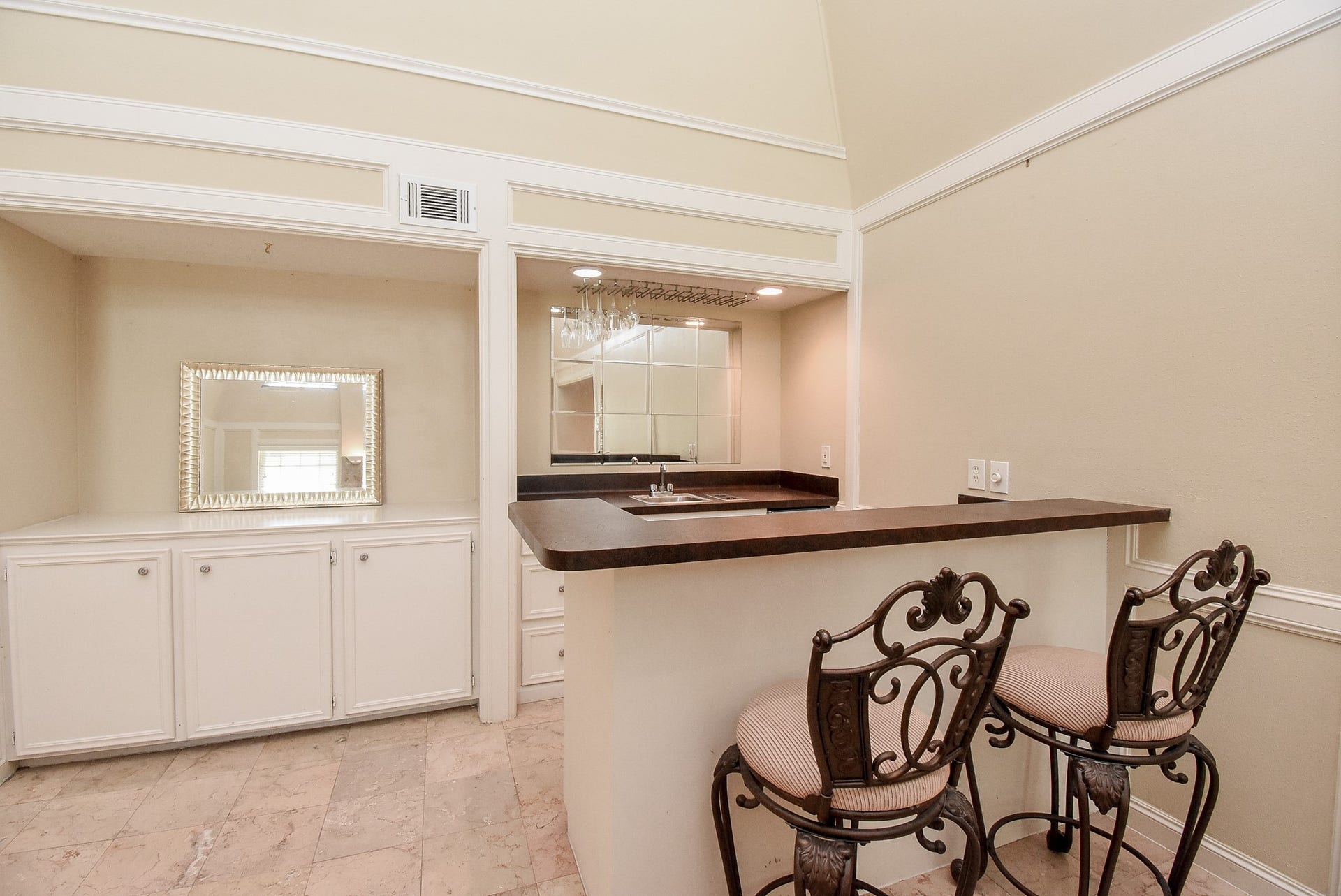 426 Longview Drive, Sugar Land, TX 77478 426 Longview Drive, Sugar Land, TX 77478