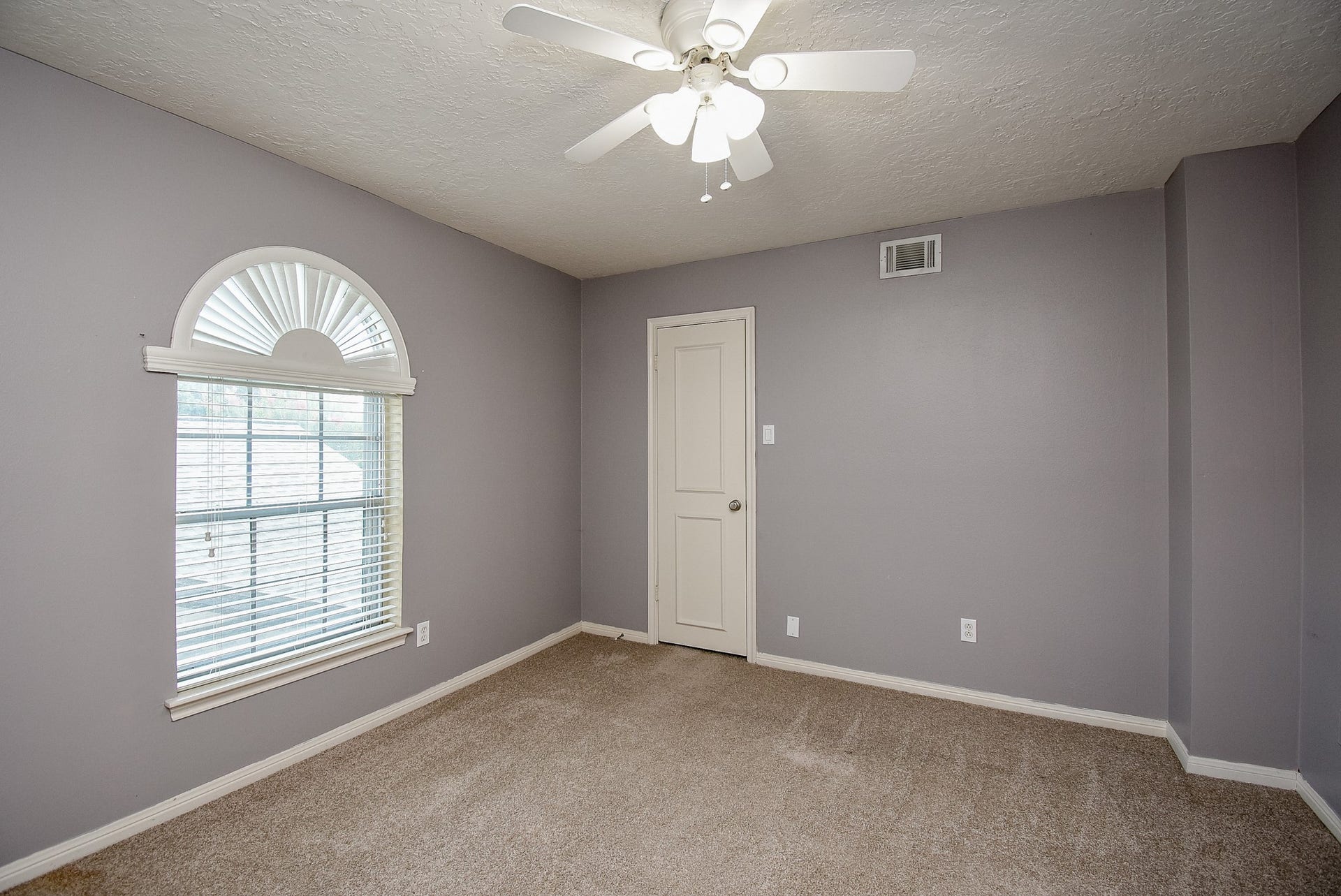 426 Longview Drive, Sugar Land, TX 77478 426 Longview Drive, Sugar Land, TX 77478
