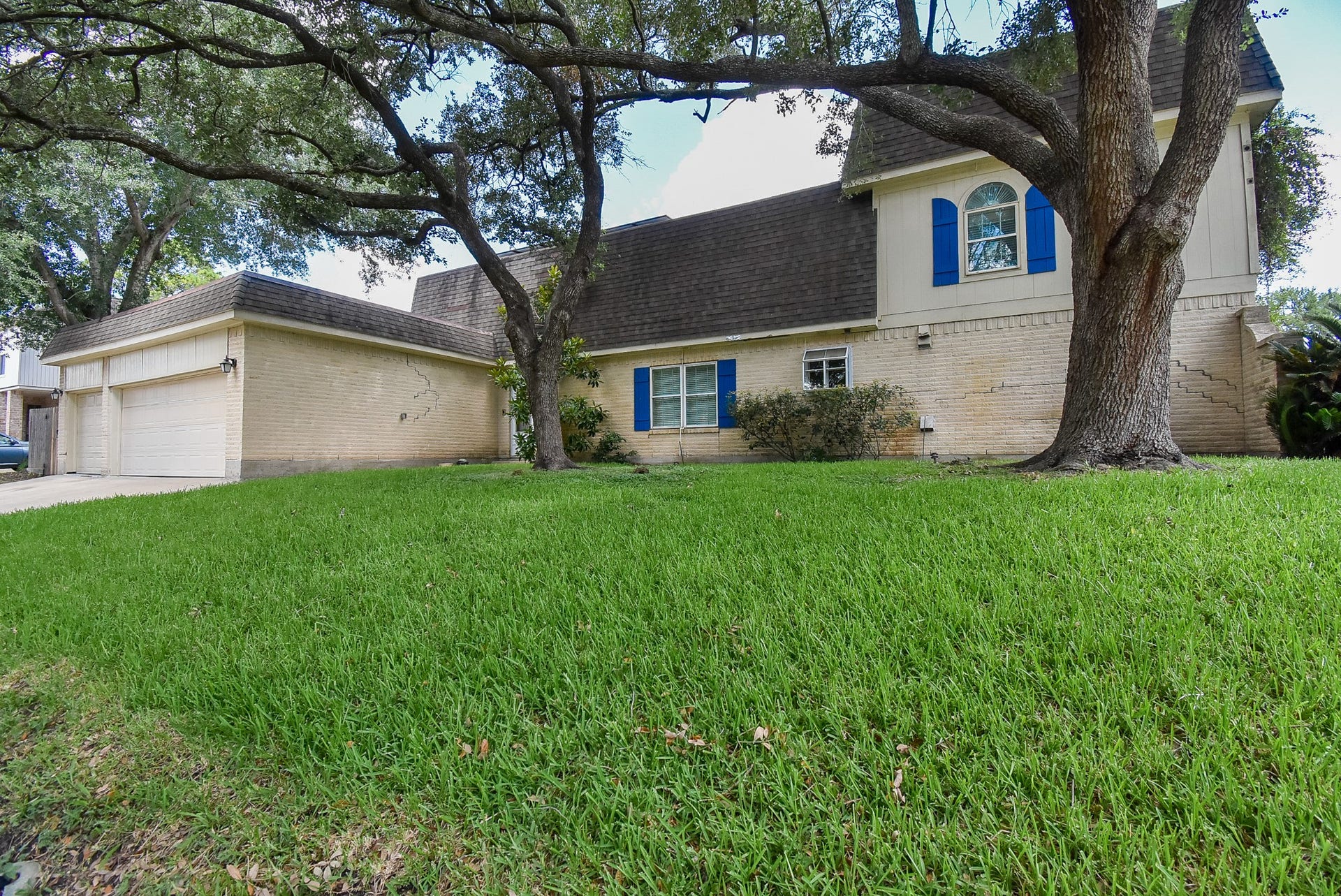 426 Longview Drive, Sugar Land, TX 77478 426 Longview Drive, Sugar Land, TX 77478