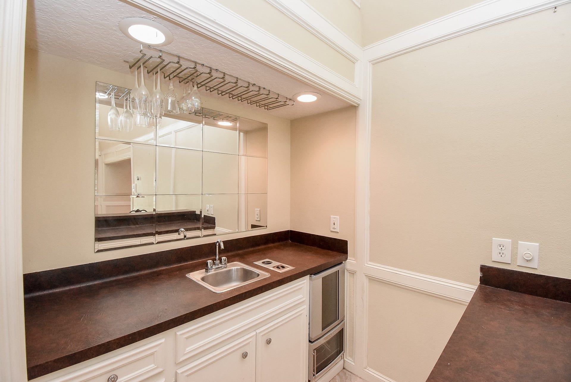 426 Longview Drive, Sugar Land, TX 77478 426 Longview Drive, Sugar Land, TX 77478