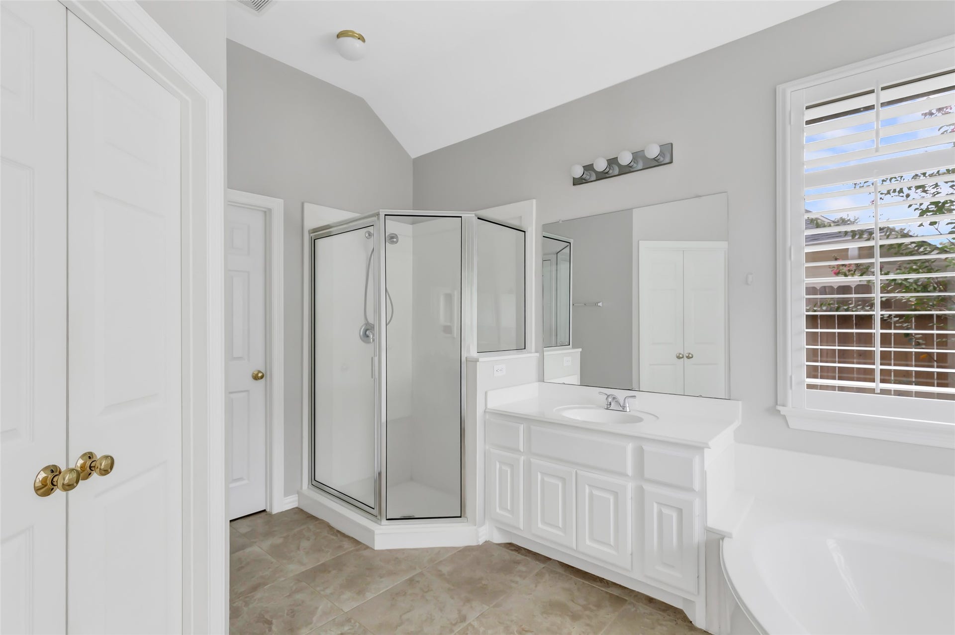 19723 Water Point Trail, Humble, TX 77346 Primary bathroom