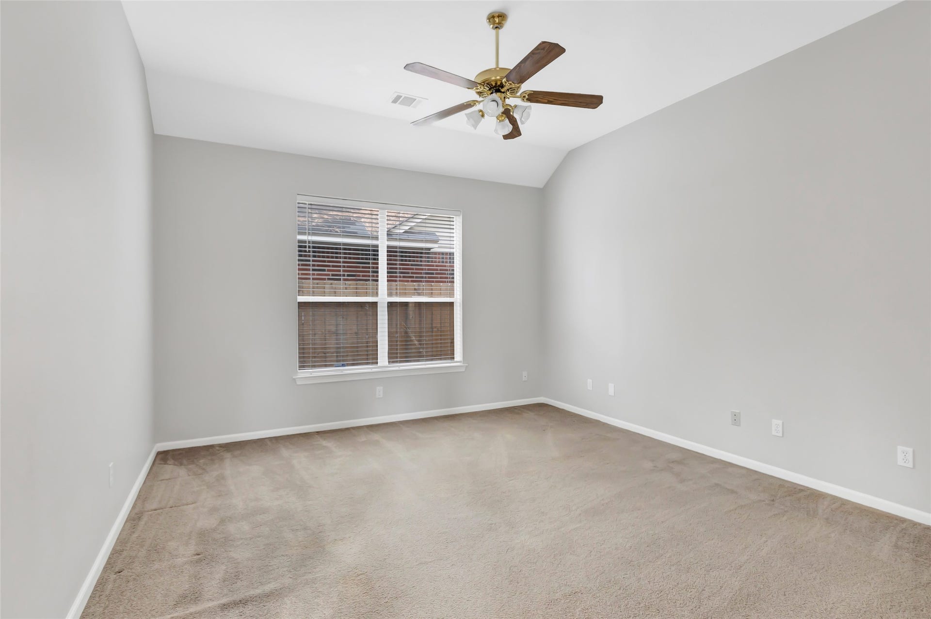 19723 Water Point Trail, Humble, TX 77346 Family room/located off of the livingroom and right outside the primary bedroom