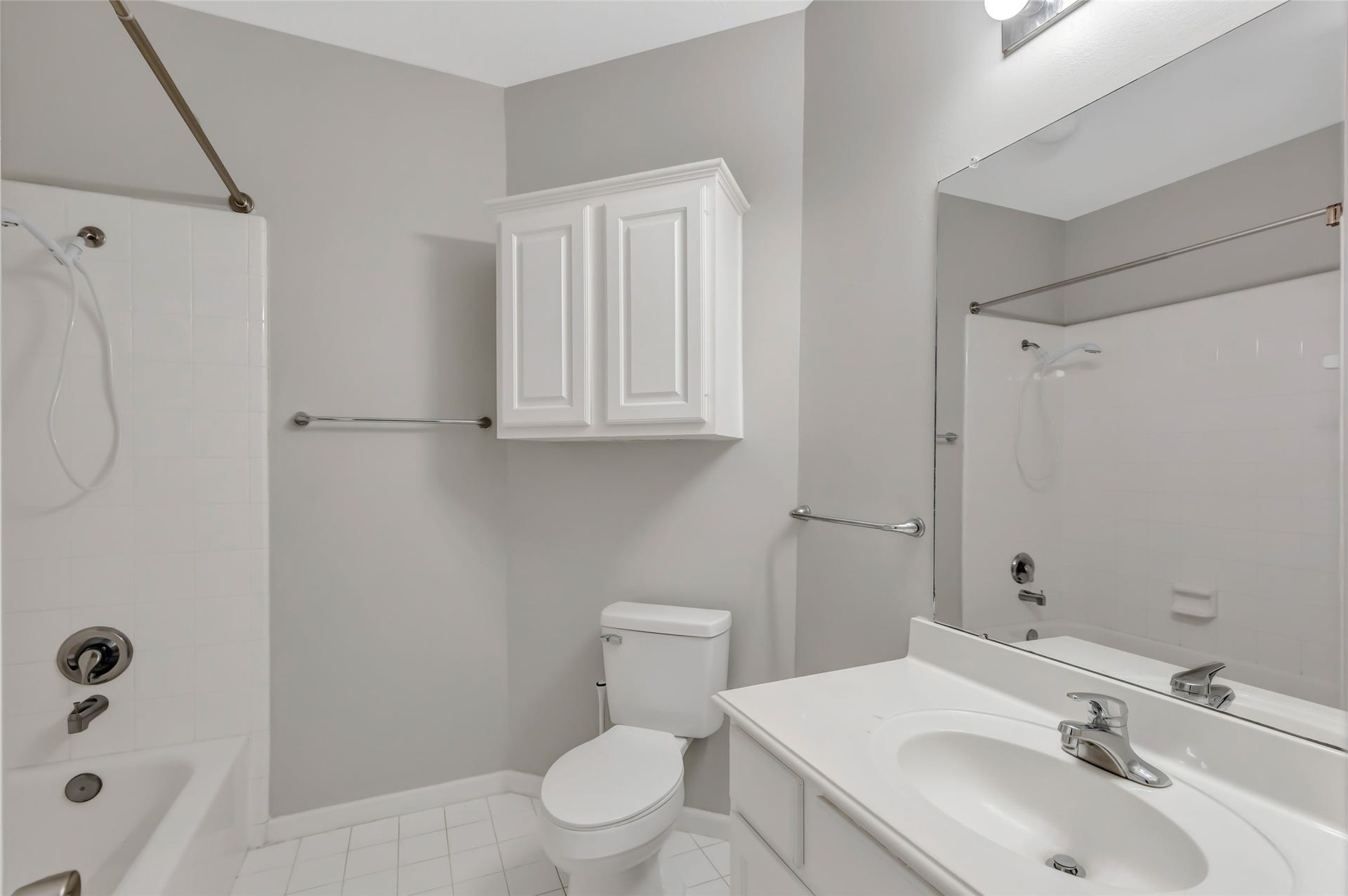19723 Water Point Trail, Humble, TX 77346 Guest bathroom