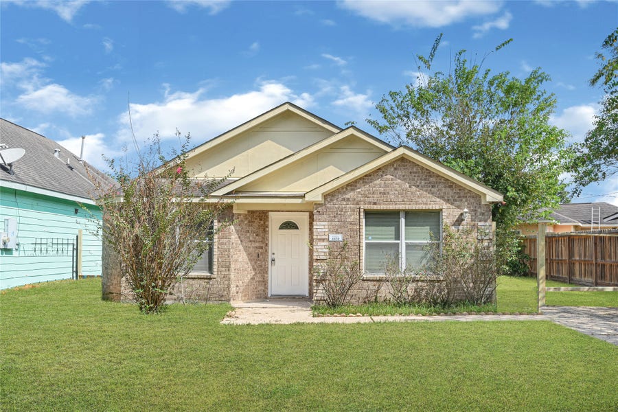 Property photo for 6610 Schambray Street, Houston, TX