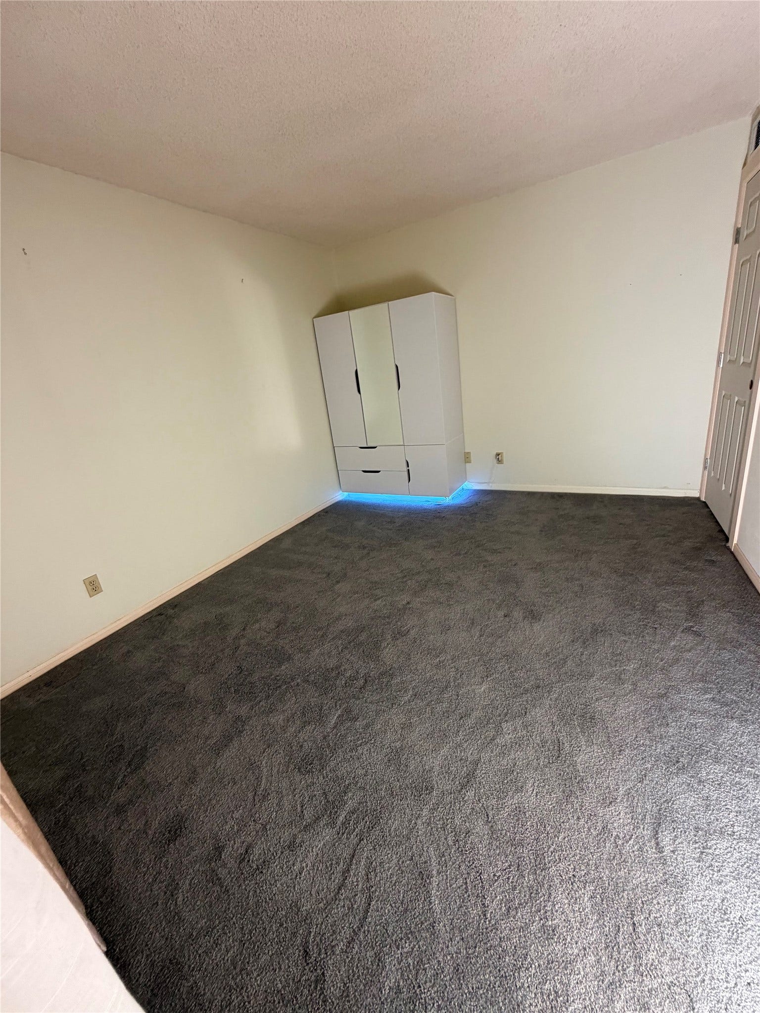 2336 Shadowdale Drive, Houston, TX 77043 2336 Shadowdale Drive, Houston, TX 77043