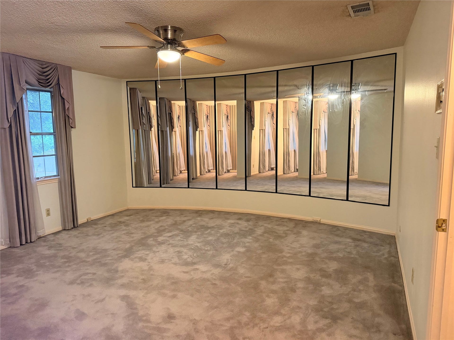 2336 Shadowdale Drive, Houston, TX 77043 2336 Shadowdale Drive, Houston, TX 77043