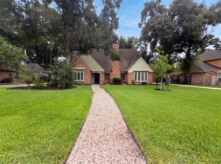 Property photo for 5615 Spanish Oak Drive, Houston, TX