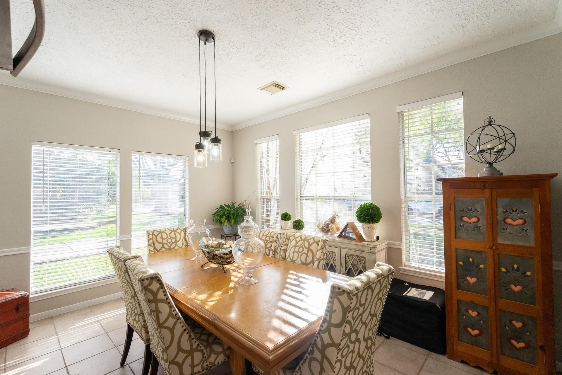 1209 Twin Oaks Street, Friendswood, TX 77546 1209 Twin Oaks Street, Friendswood, TX 77546