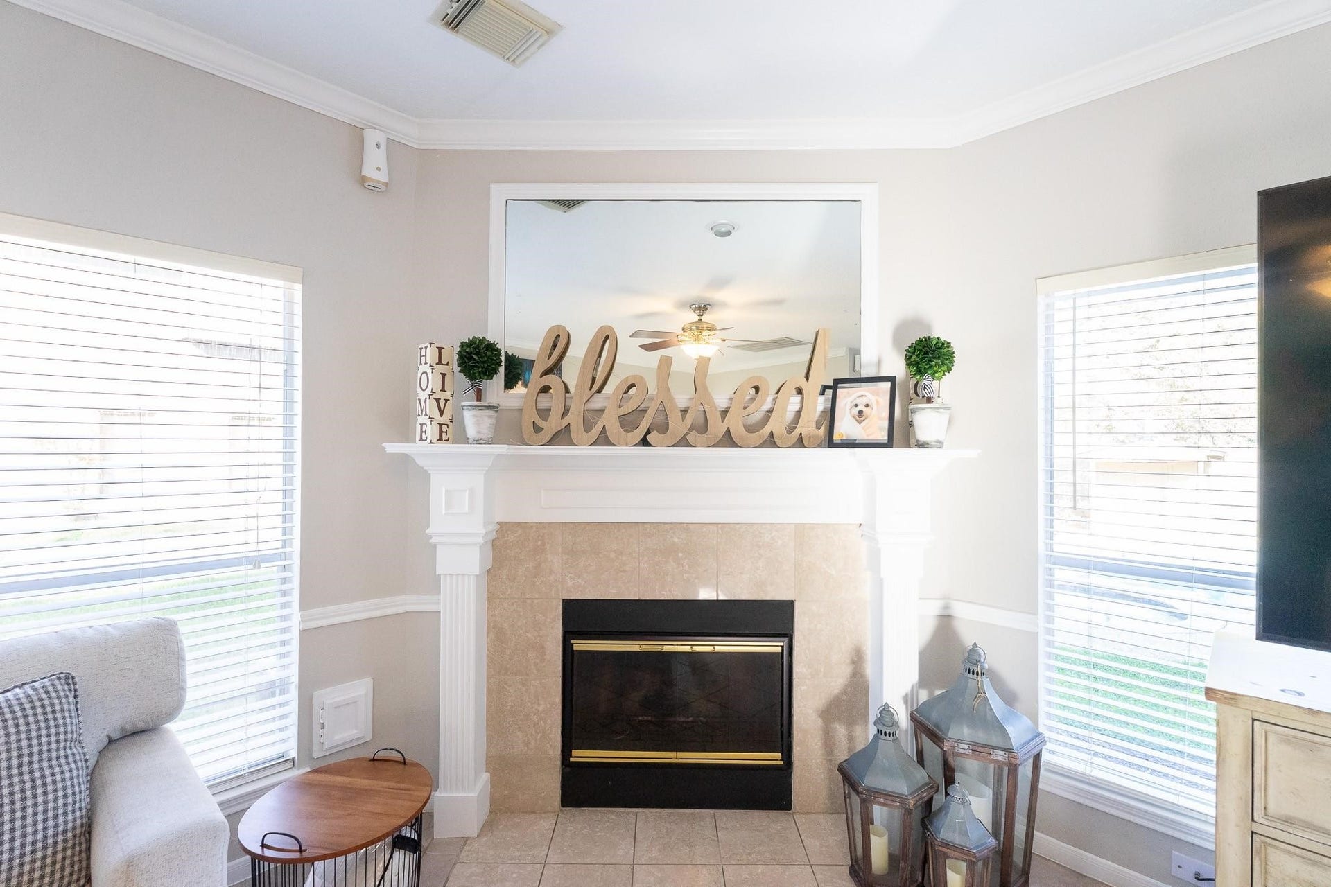 1209 Twin Oaks Street, Friendswood, TX 77546 1209 Twin Oaks Street, Friendswood, TX 77546