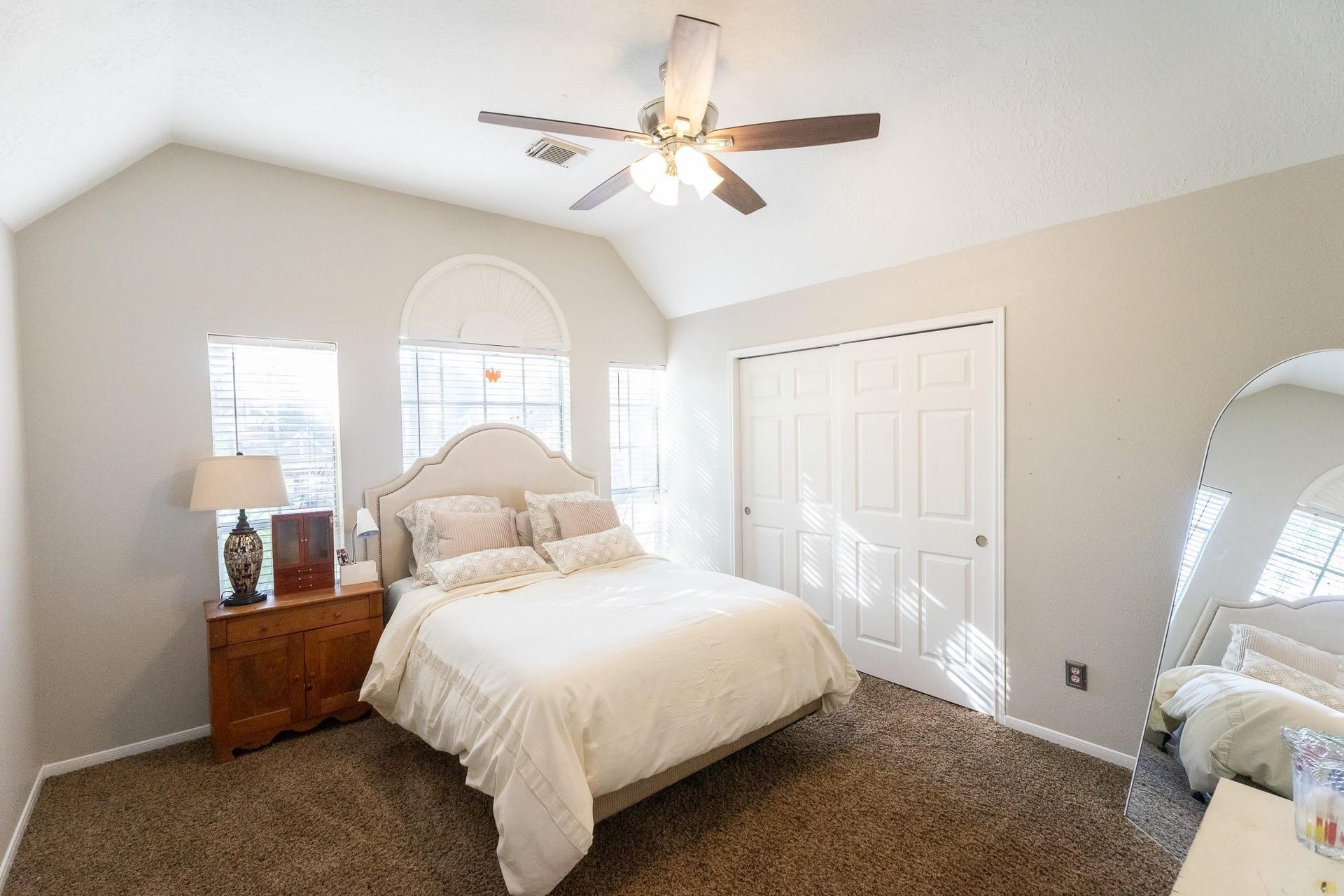1209 Twin Oaks Street, Friendswood, TX 77546 1209 Twin Oaks Street, Friendswood, TX 77546