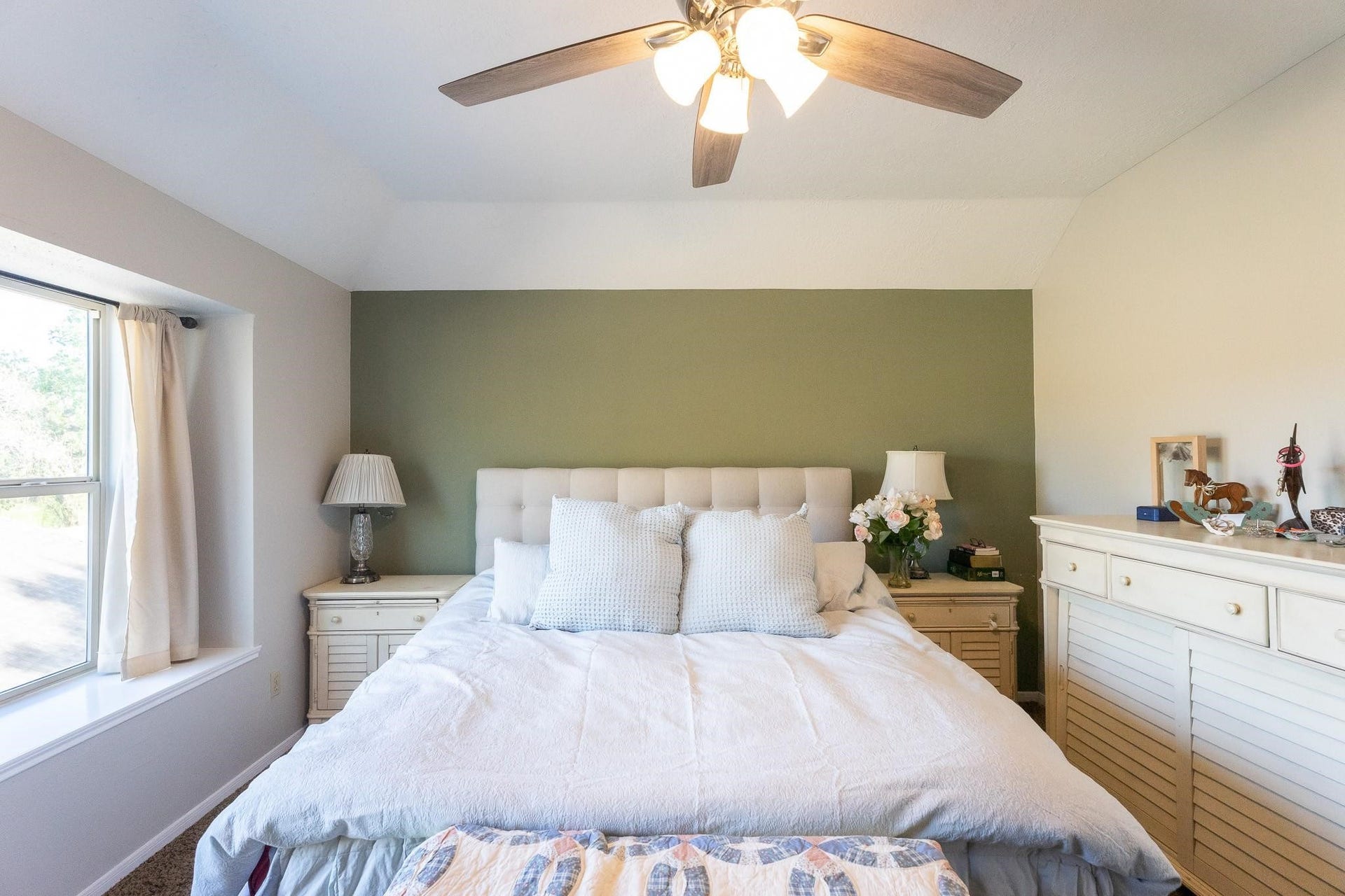 1209 Twin Oaks Street, Friendswood, TX 77546 1209 Twin Oaks Street, Friendswood, TX 77546