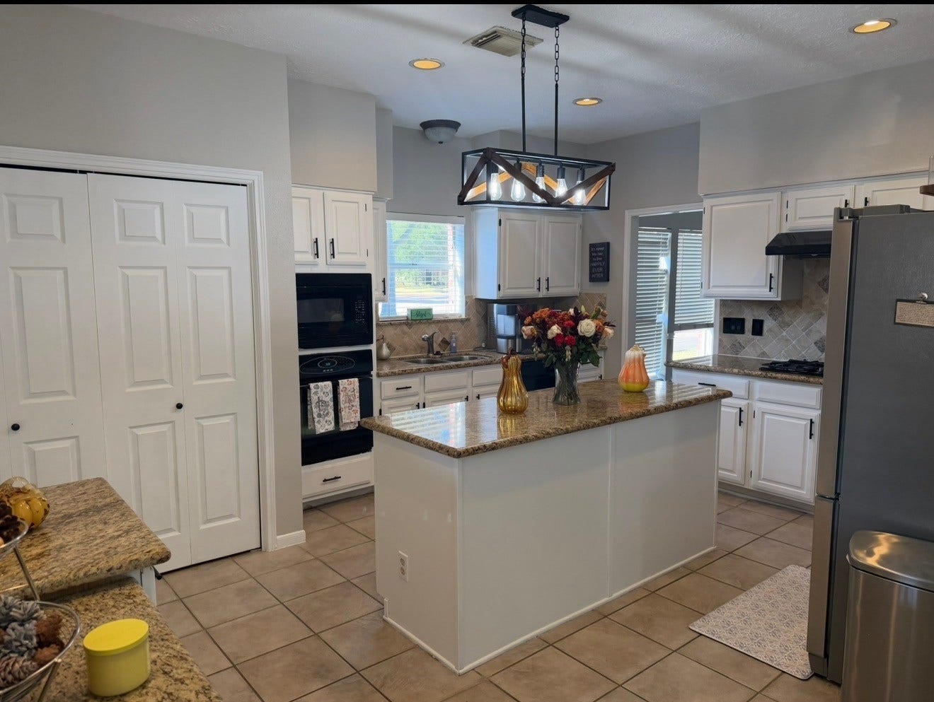 1209 Twin Oaks Street, Friendswood, TX 77546 1209 Twin Oaks Street, Friendswood, TX 77546