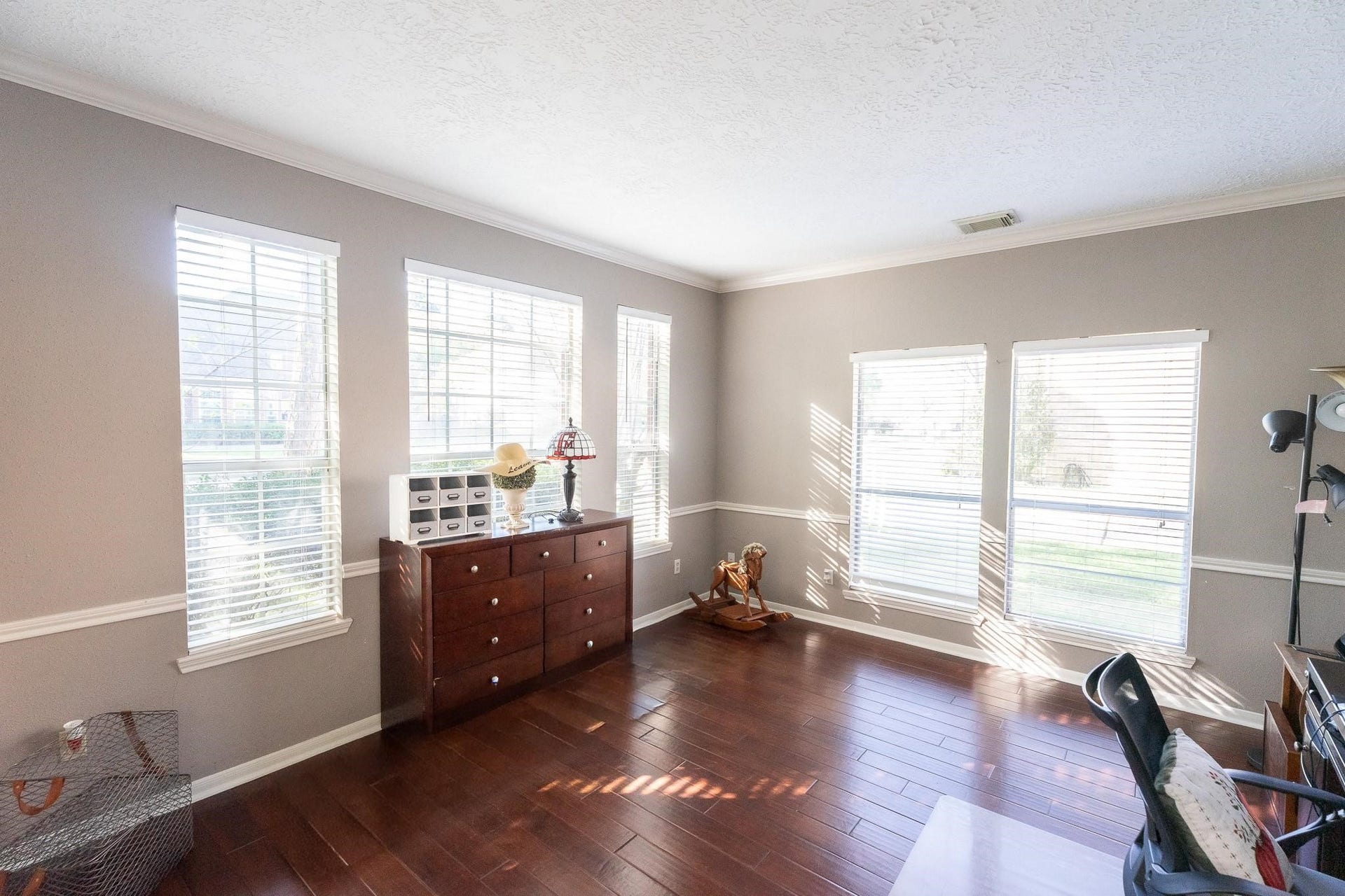 1209 Twin Oaks Street, Friendswood, TX 77546 1209 Twin Oaks Street, Friendswood, TX 77546