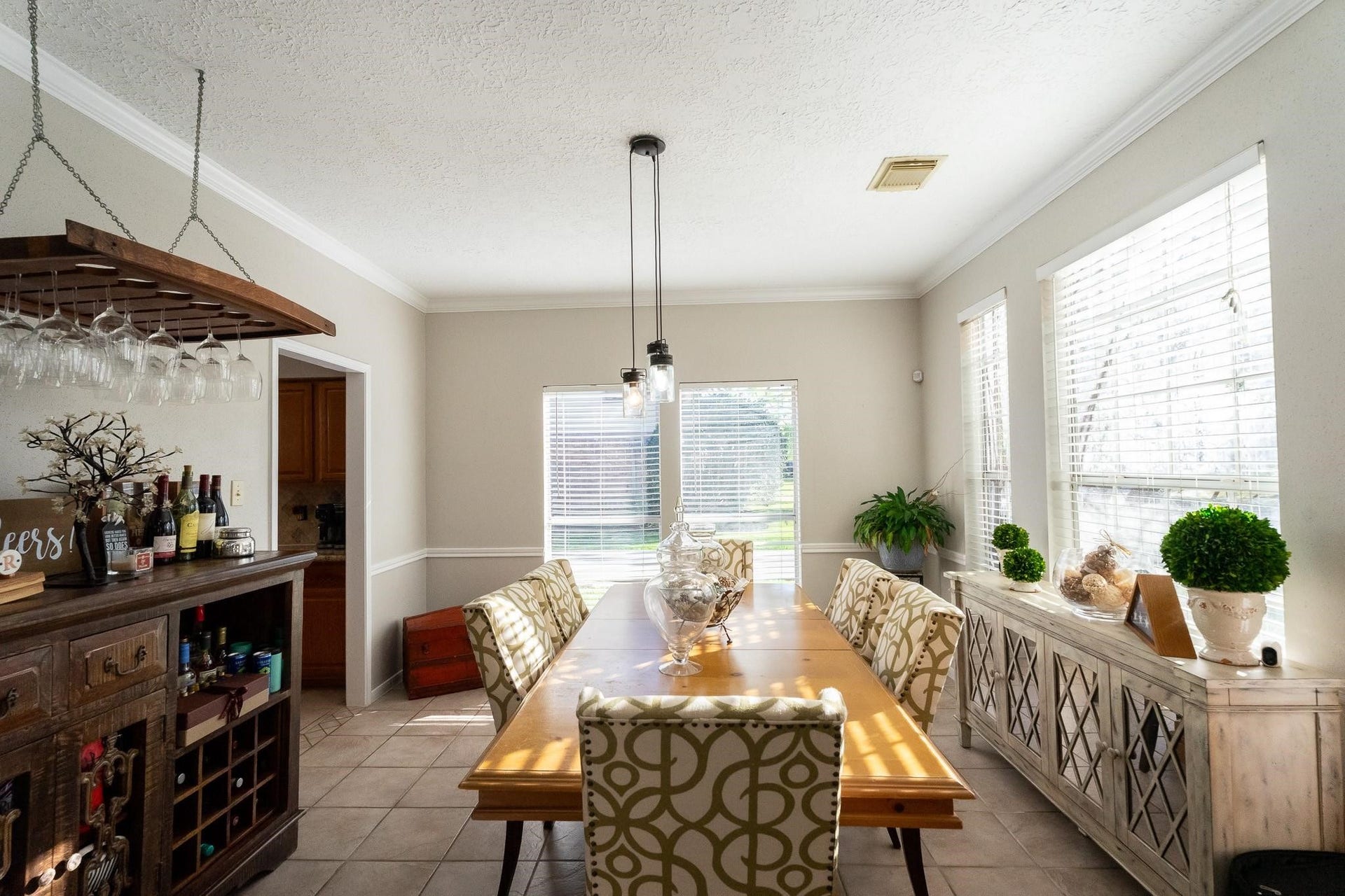 1209 Twin Oaks Street, Friendswood, TX 77546 1209 Twin Oaks Street, Friendswood, TX 77546