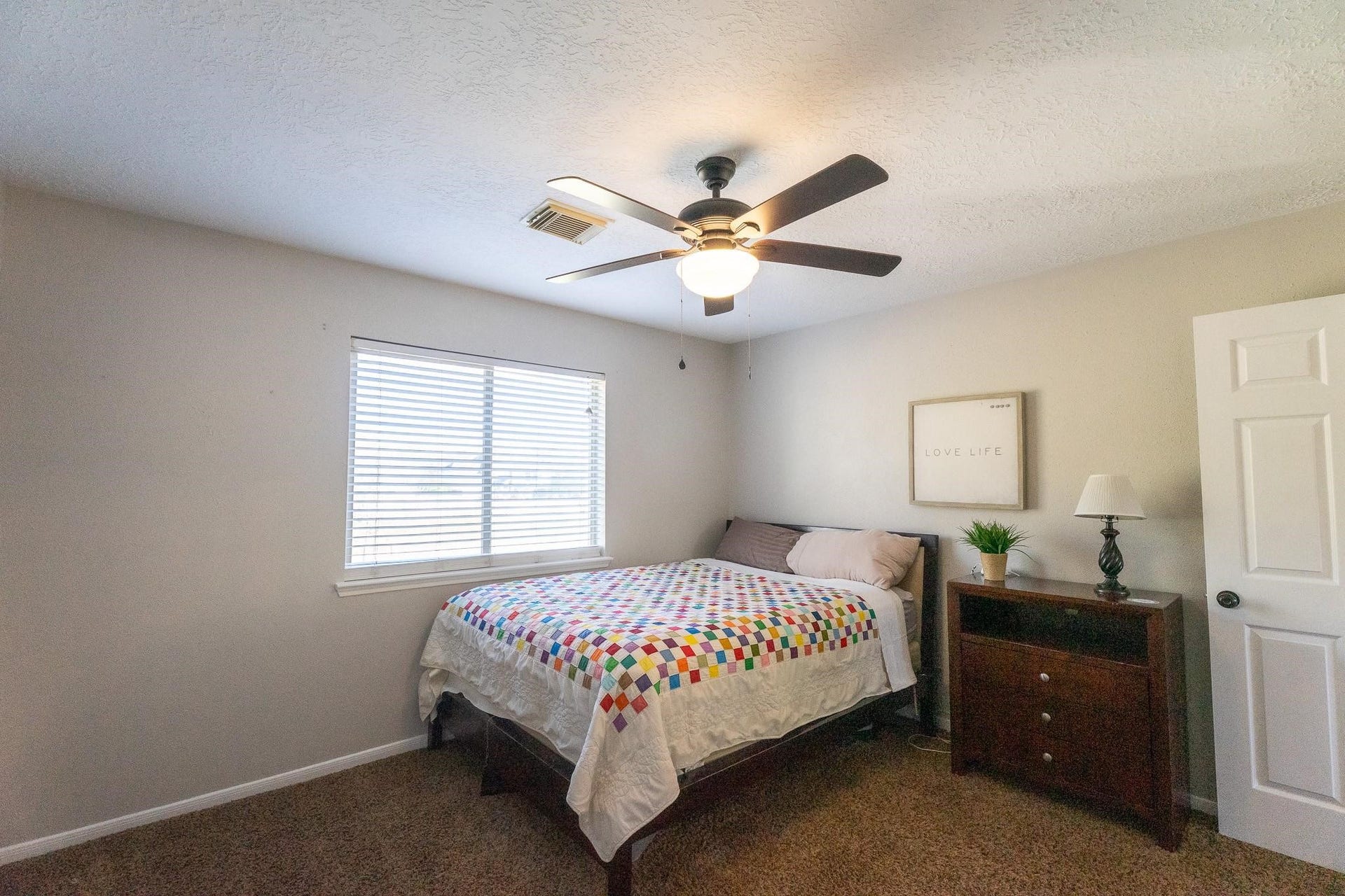 1209 Twin Oaks Street, Friendswood, TX 77546 1209 Twin Oaks Street, Friendswood, TX 77546