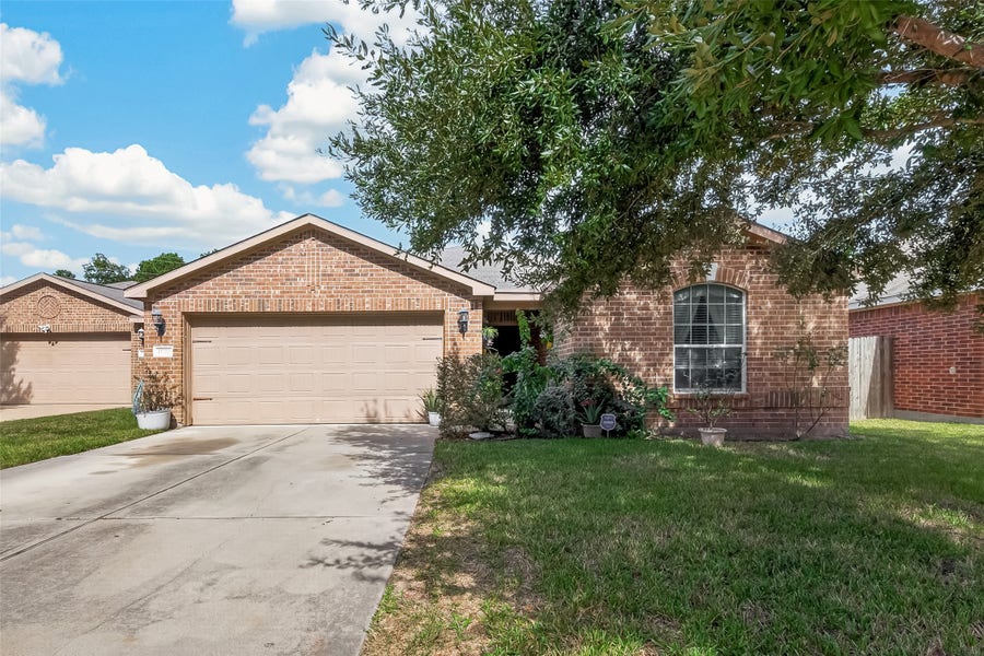 Property photo for 11722 Elizabeth Court, Pinehurst, TX