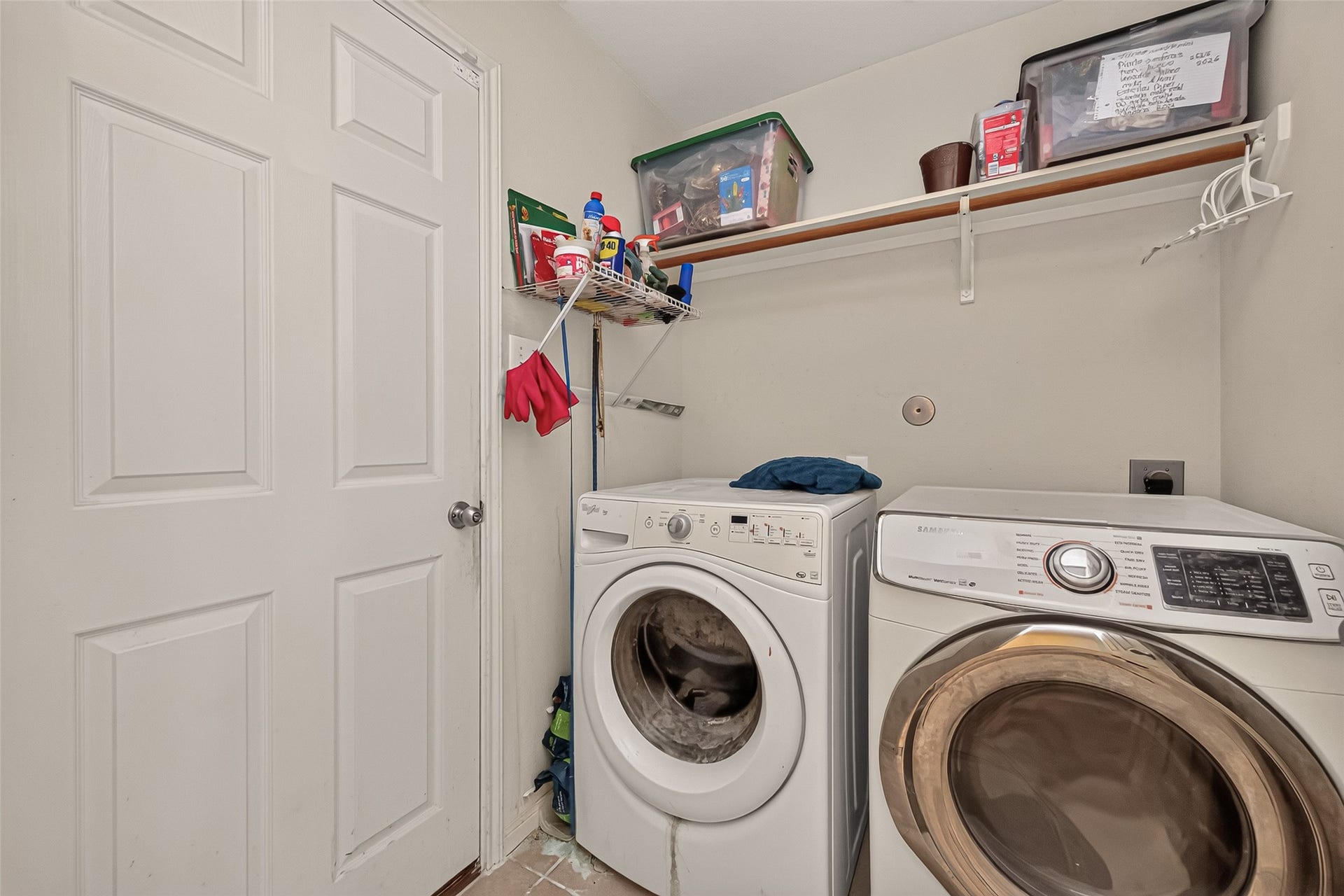 11722 Elizabeth Court, Pinehurst, TX 77362 Laundry room