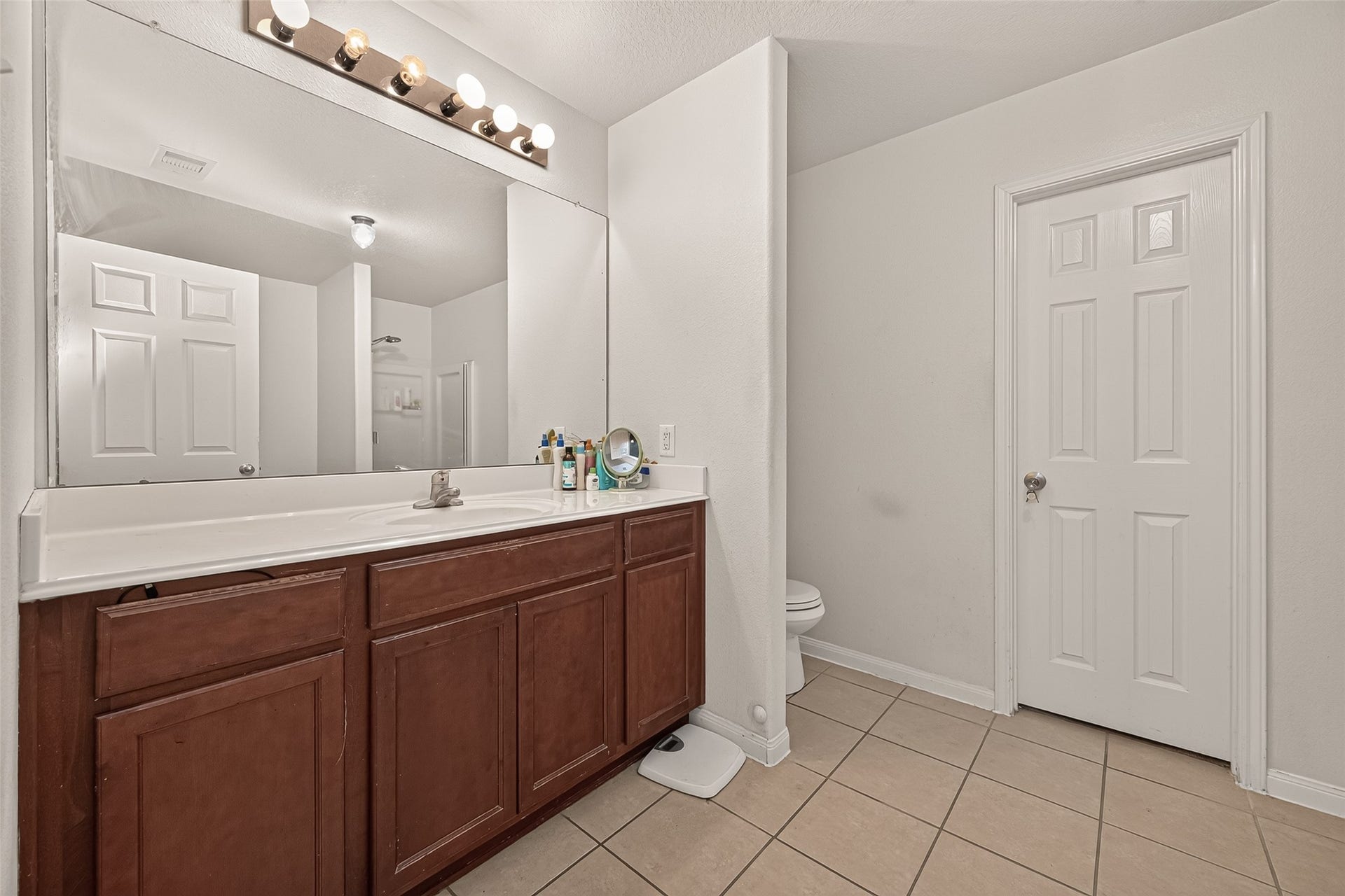 11722 Elizabeth Court, Pinehurst, TX 77362 Primary bathroom.