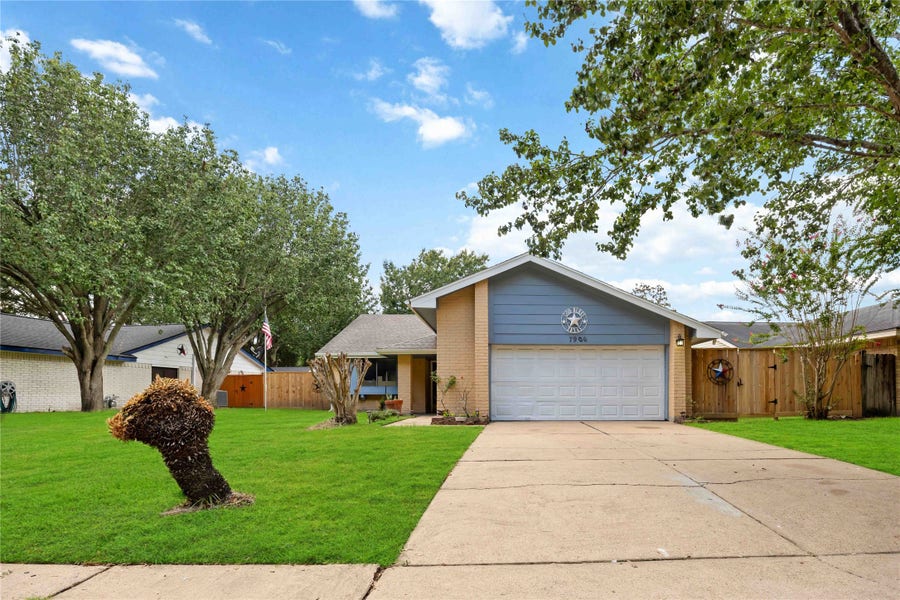 Property photo for 7906 El Capitan Drive, Houston, TX