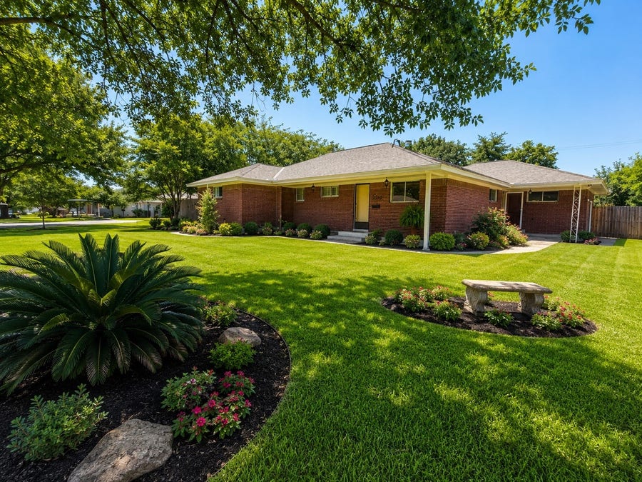 Property photo for 807 W Murrill Street, Baytown, TX