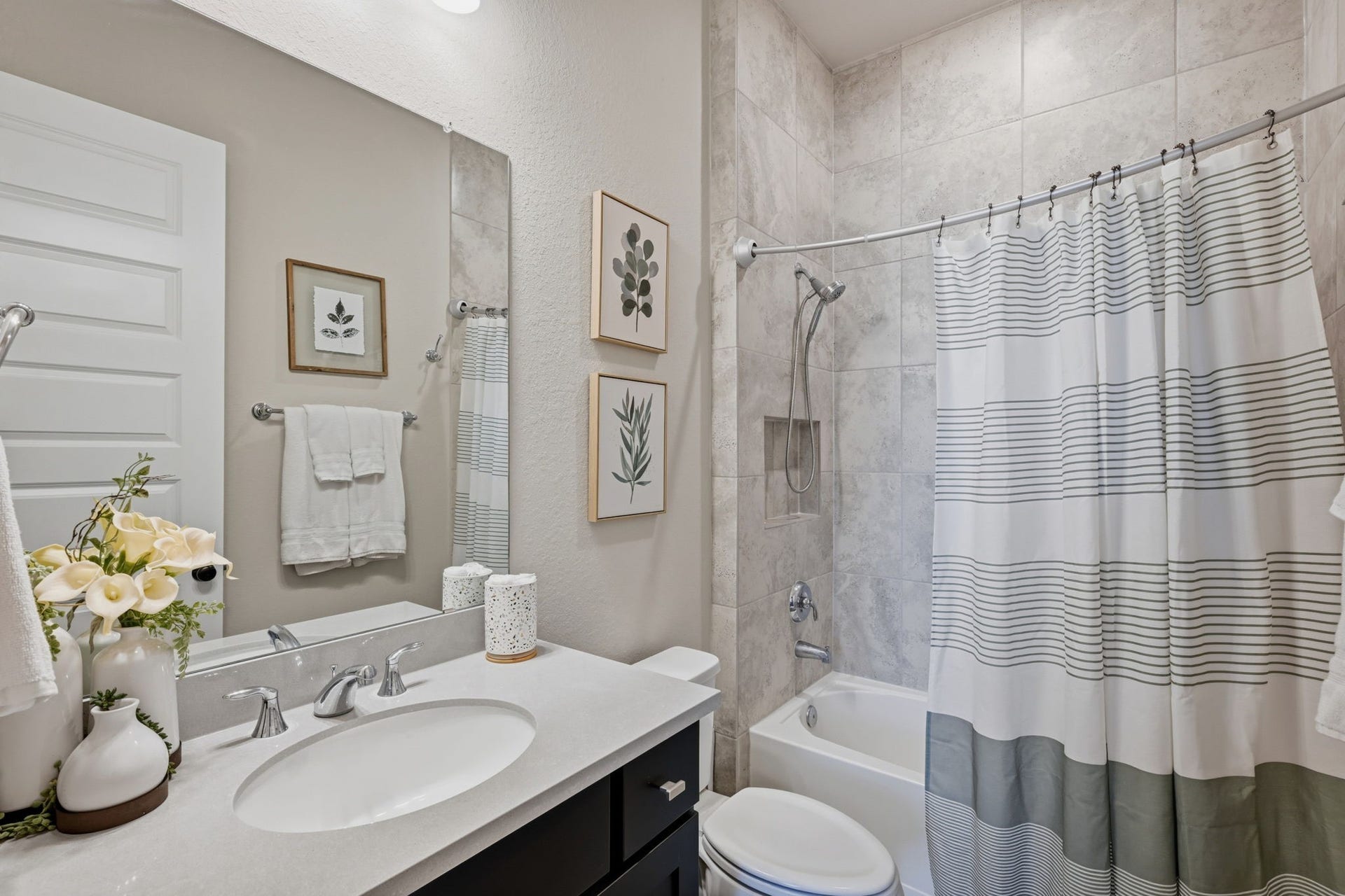 5595 Fallen Antler Drive, Spring, TX 77386 Bath 2