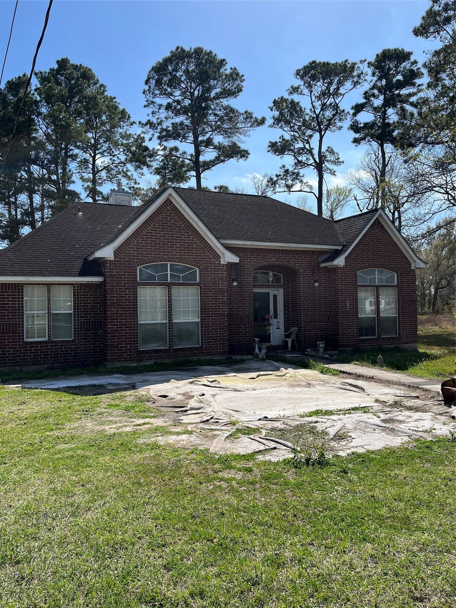 Property photo for 320 Commerce Lane, Highlands, TX
