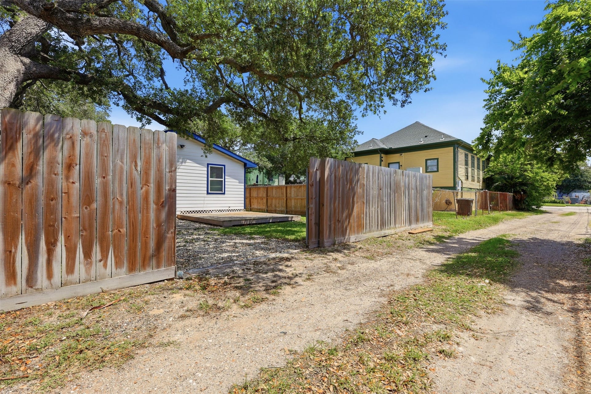 3511 Avenue Q, Galveston, TX 77550 3511 Avenue Q, Galveston, TX 77550