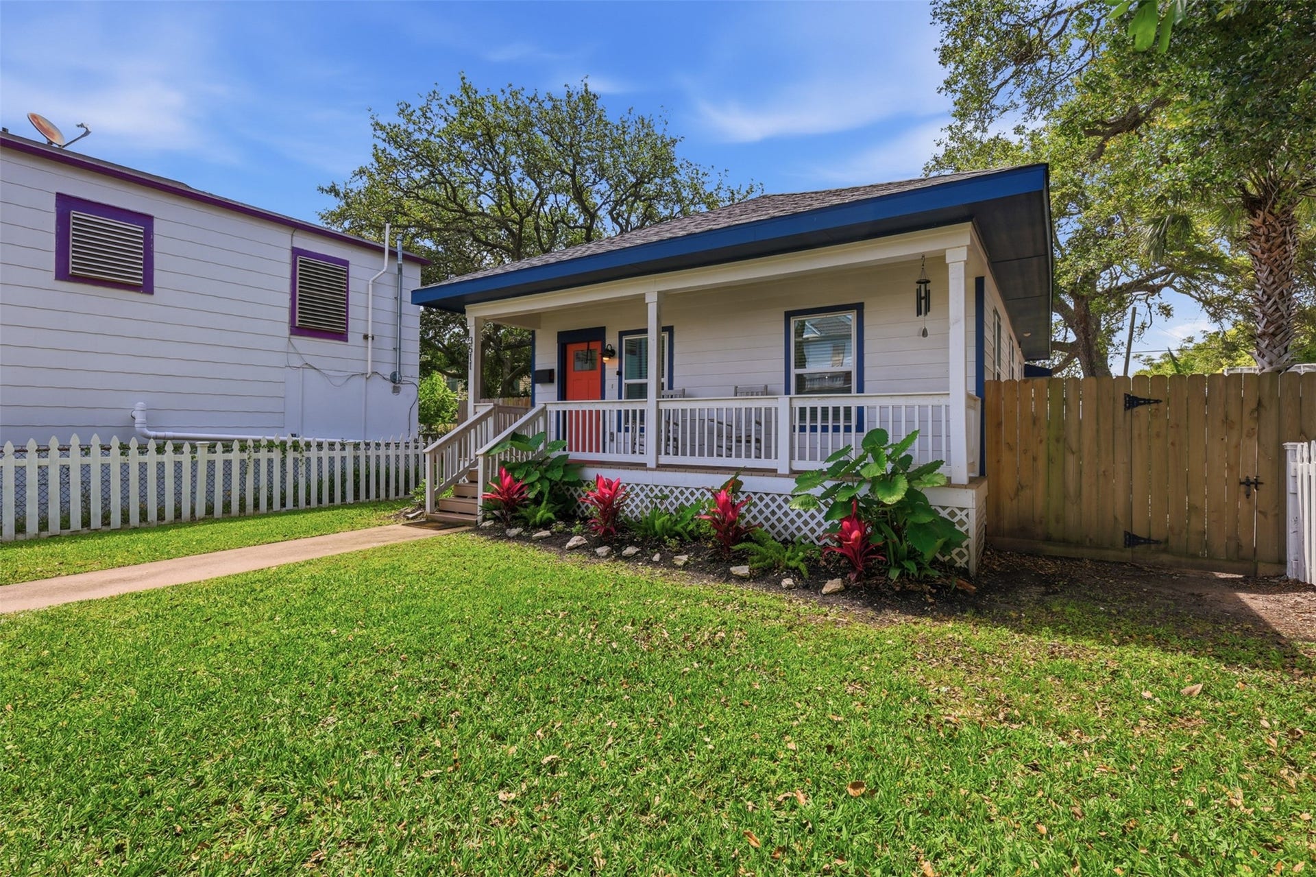 3511 Avenue Q, Galveston, TX 77550 3511 Avenue Q, Galveston, TX 77550