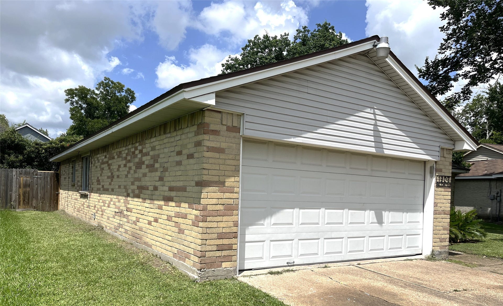 1907 Aldates Drive, Houston, TX 77015 Brick on all sides