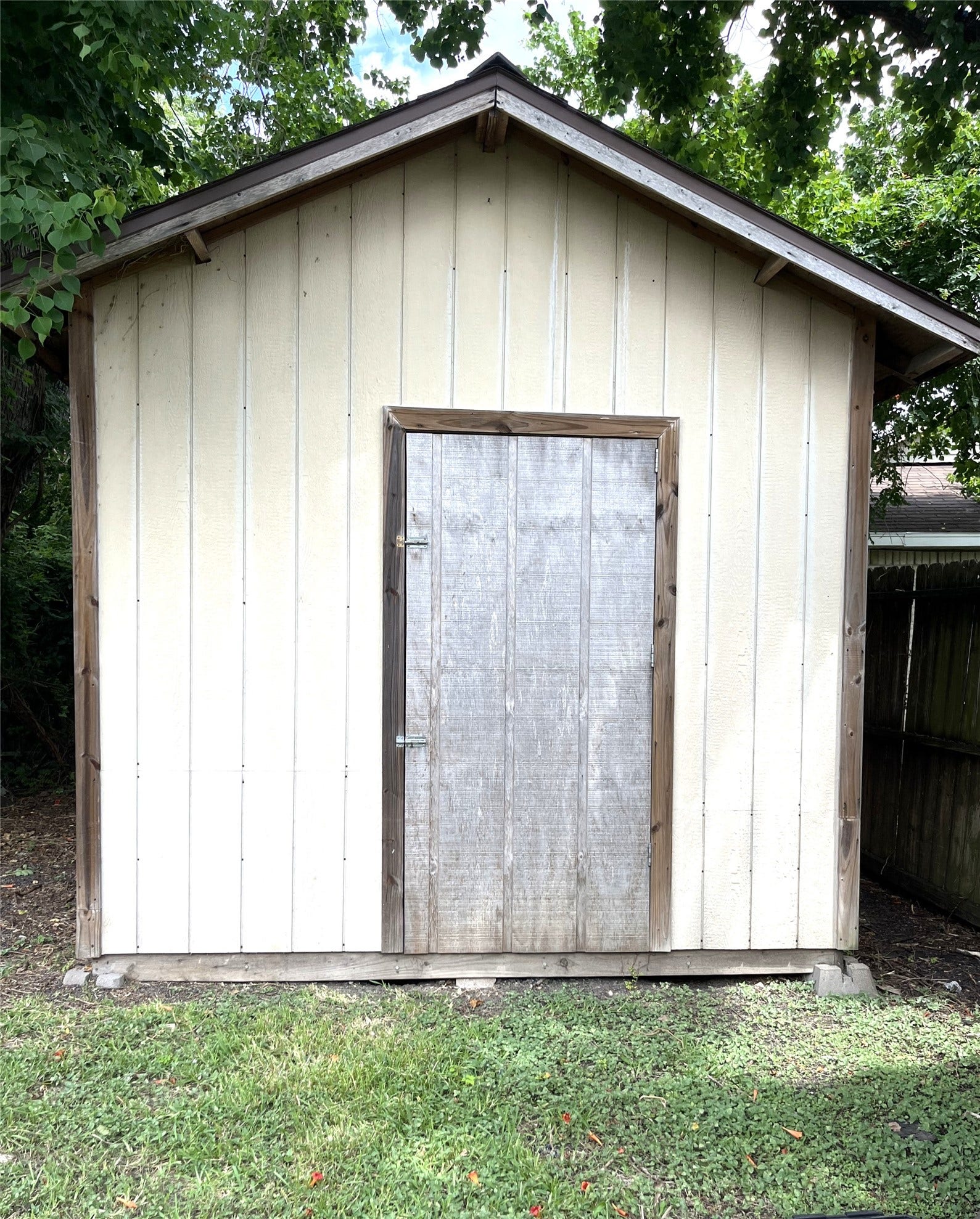 1907 Aldates Drive, Houston, TX 77015 10x10 storage shed