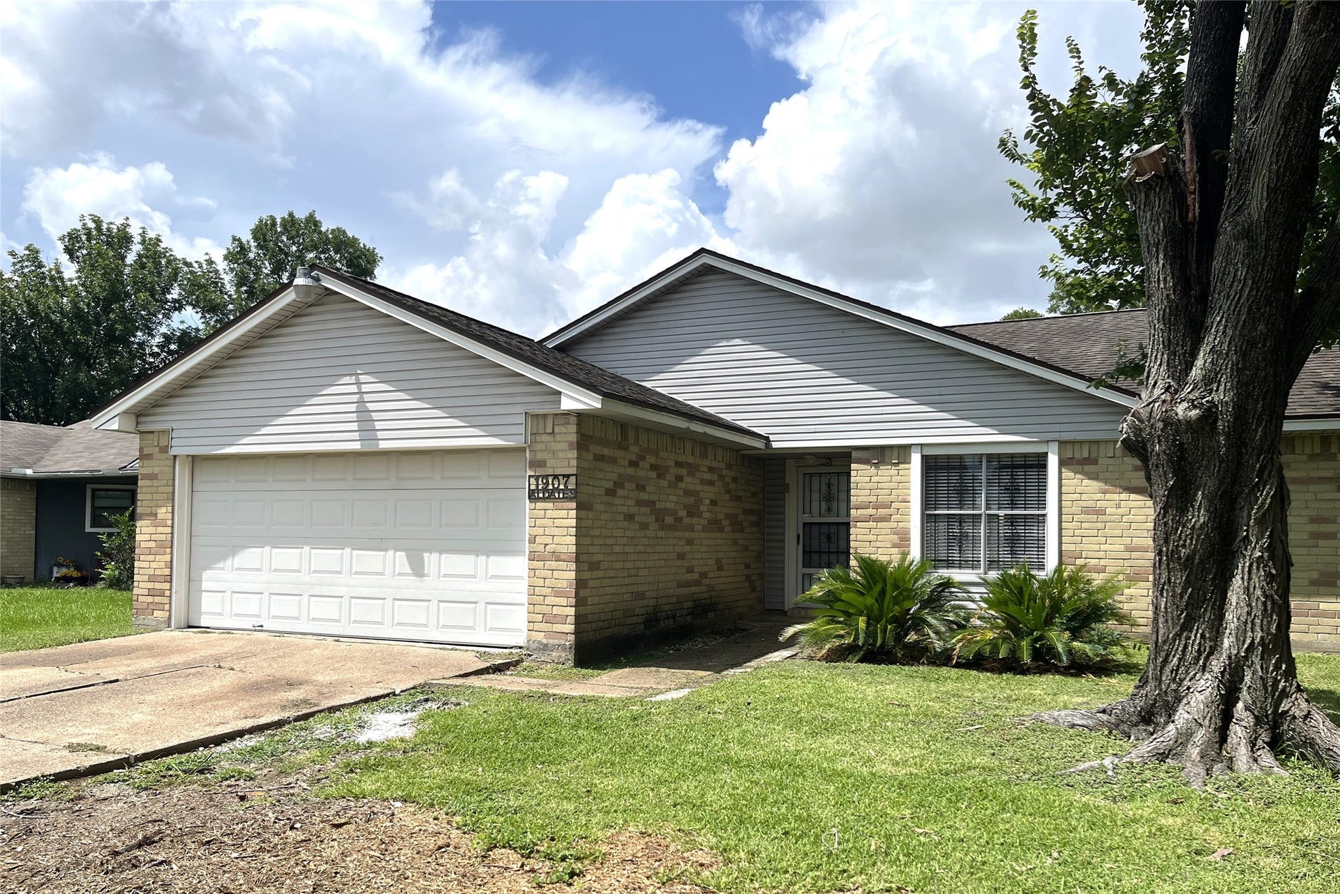1907 Aldates Drive, Houston, TX 77015 Front view