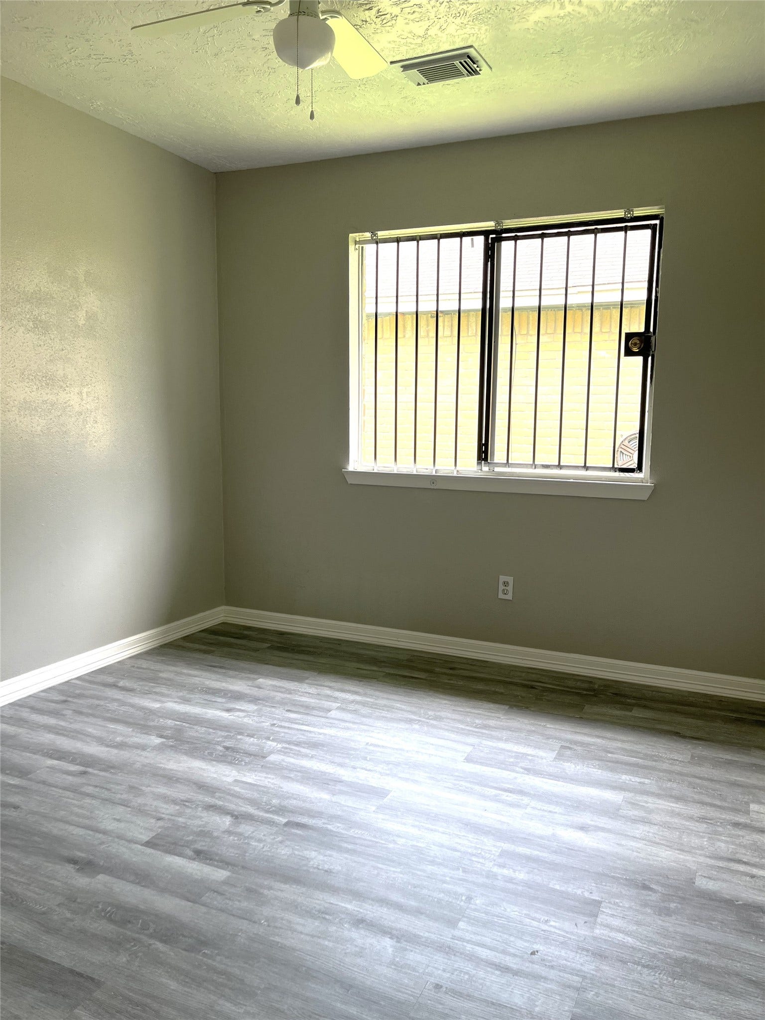 1907 Aldates Drive, Houston, TX 77015 Side Bedroom