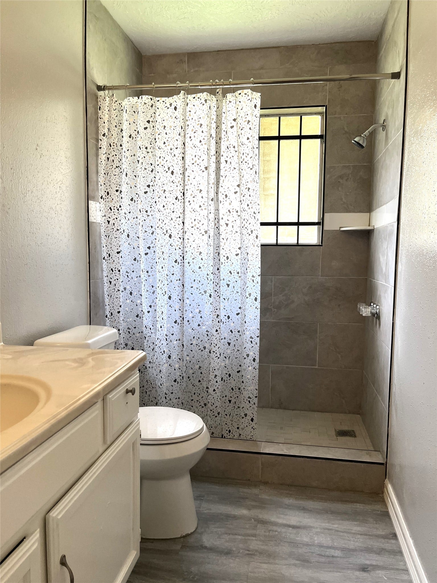 1907 Aldates Drive, Houston, TX 77015 Hallway bathroom with shower renovation