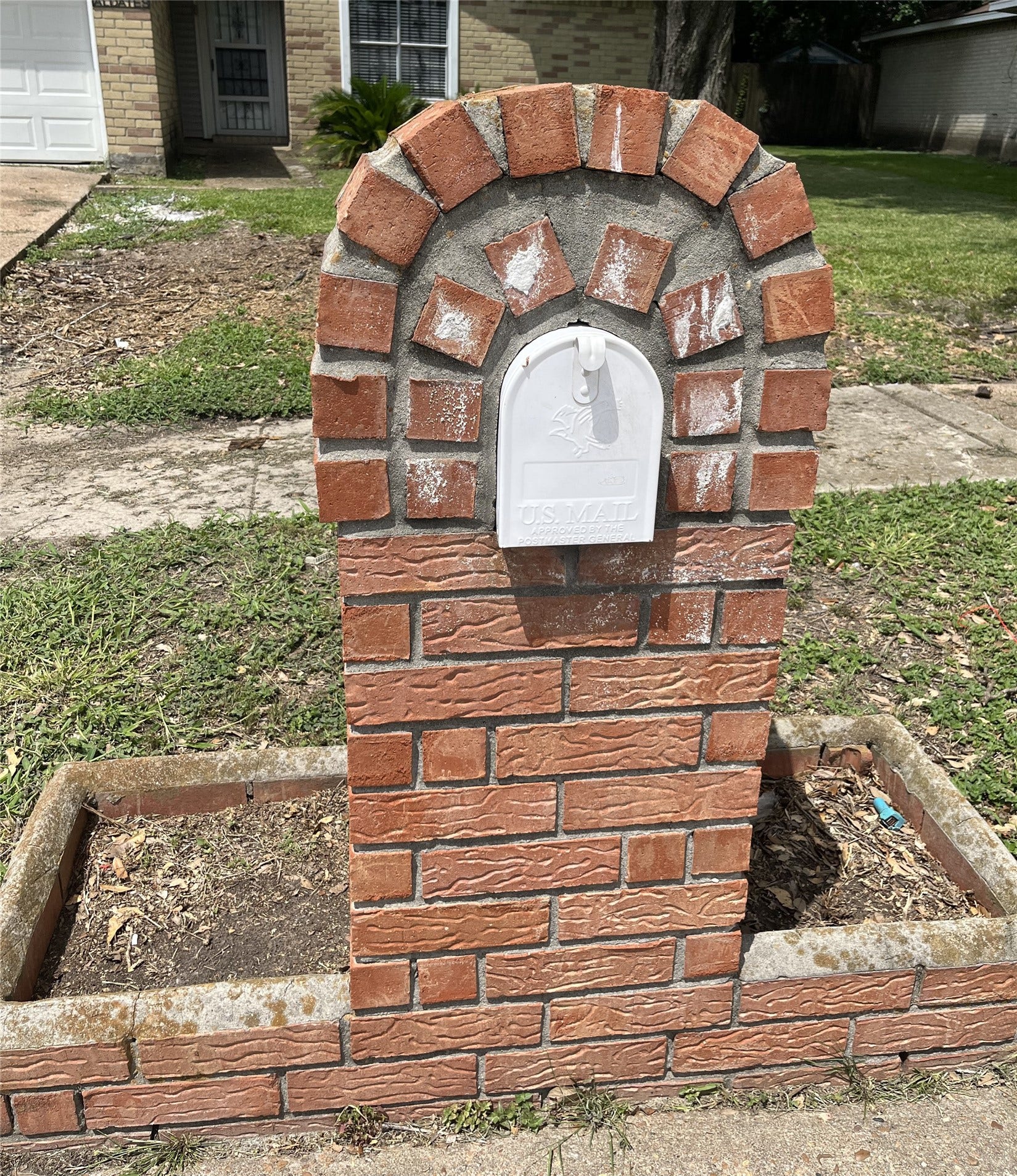 1907 Aldates Drive, Houston, TX 77015 Mailbox in front of the house