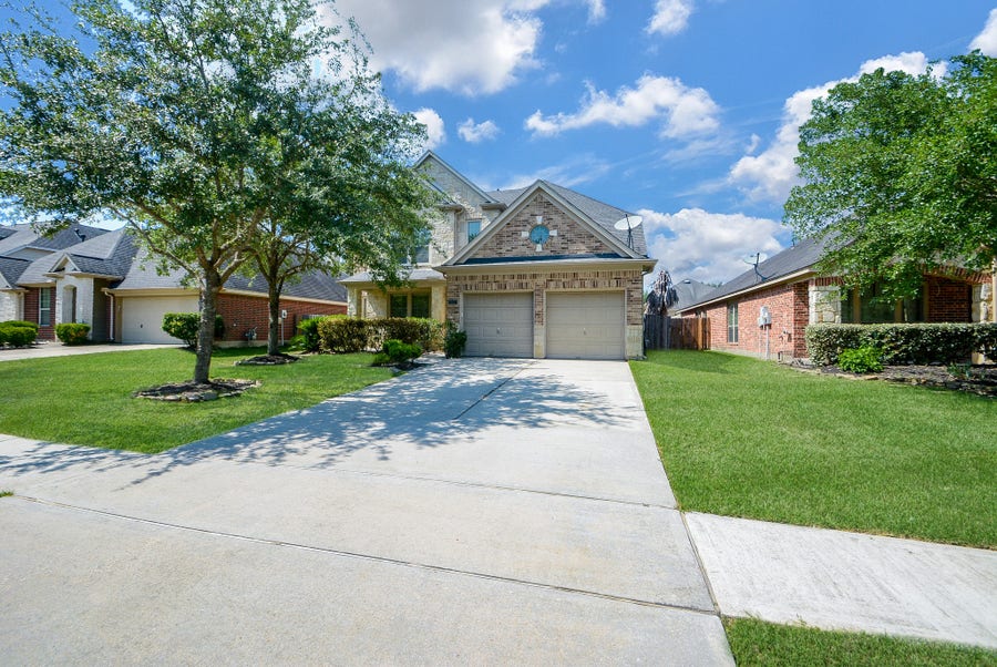 Property photo for 13027 Sweetgum Shores Drive, Houston, TX