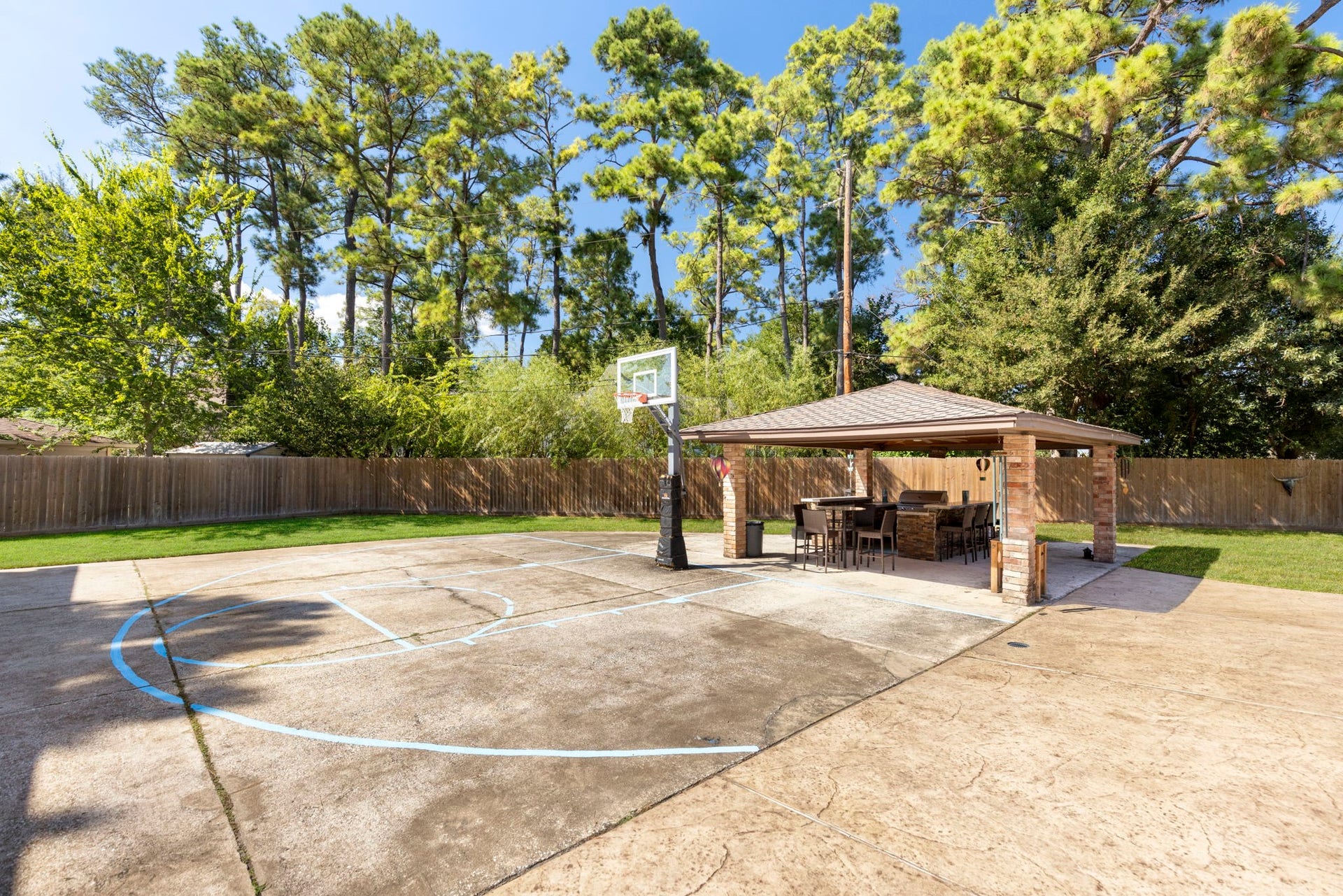 8202 Forest Ridge Road, Spring, TX 77379 What is not to love about this backyard.