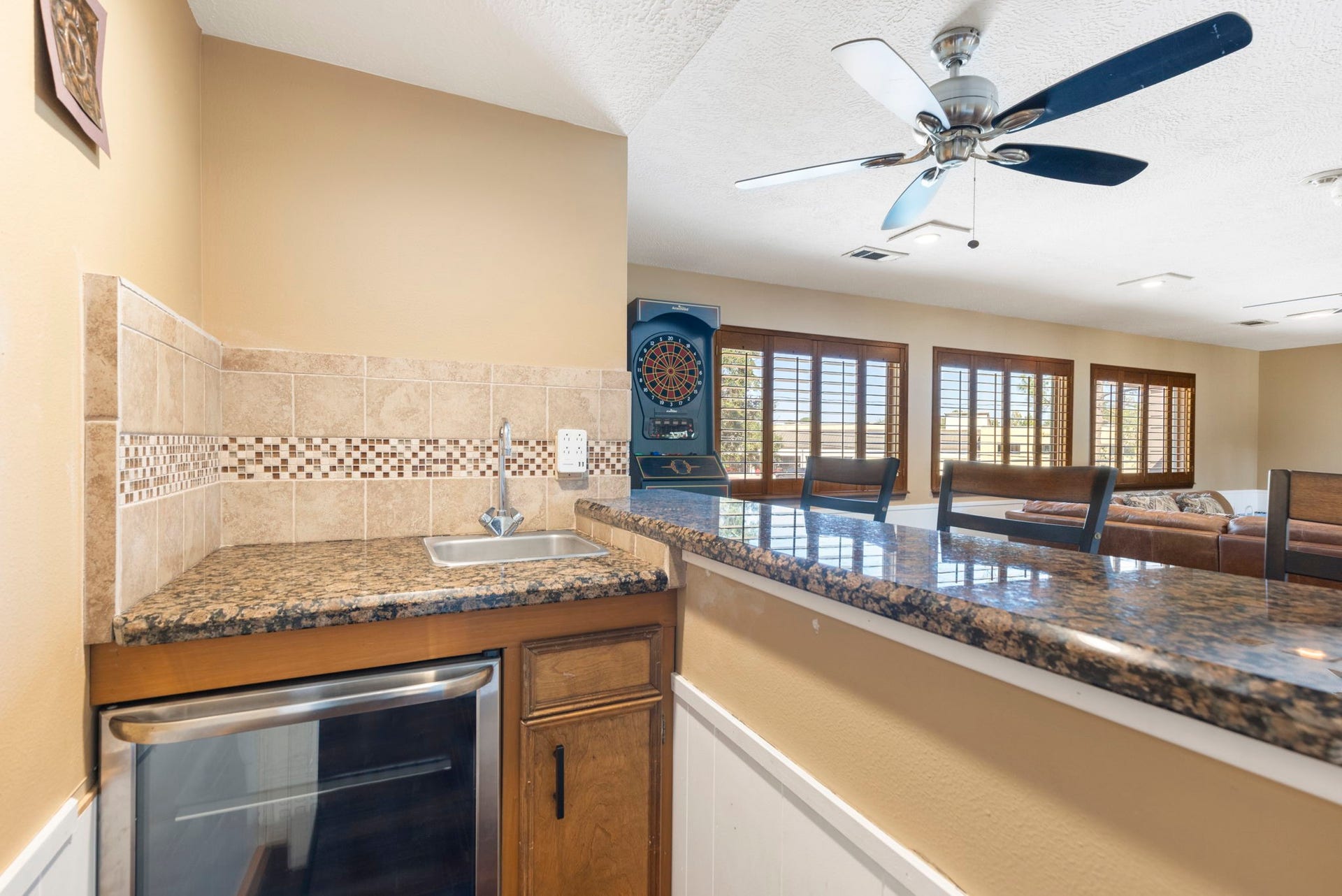 8202 Forest Ridge Road, Spring, TX 77379 This gameorom is the ultimate hang out spot with so many cool features.