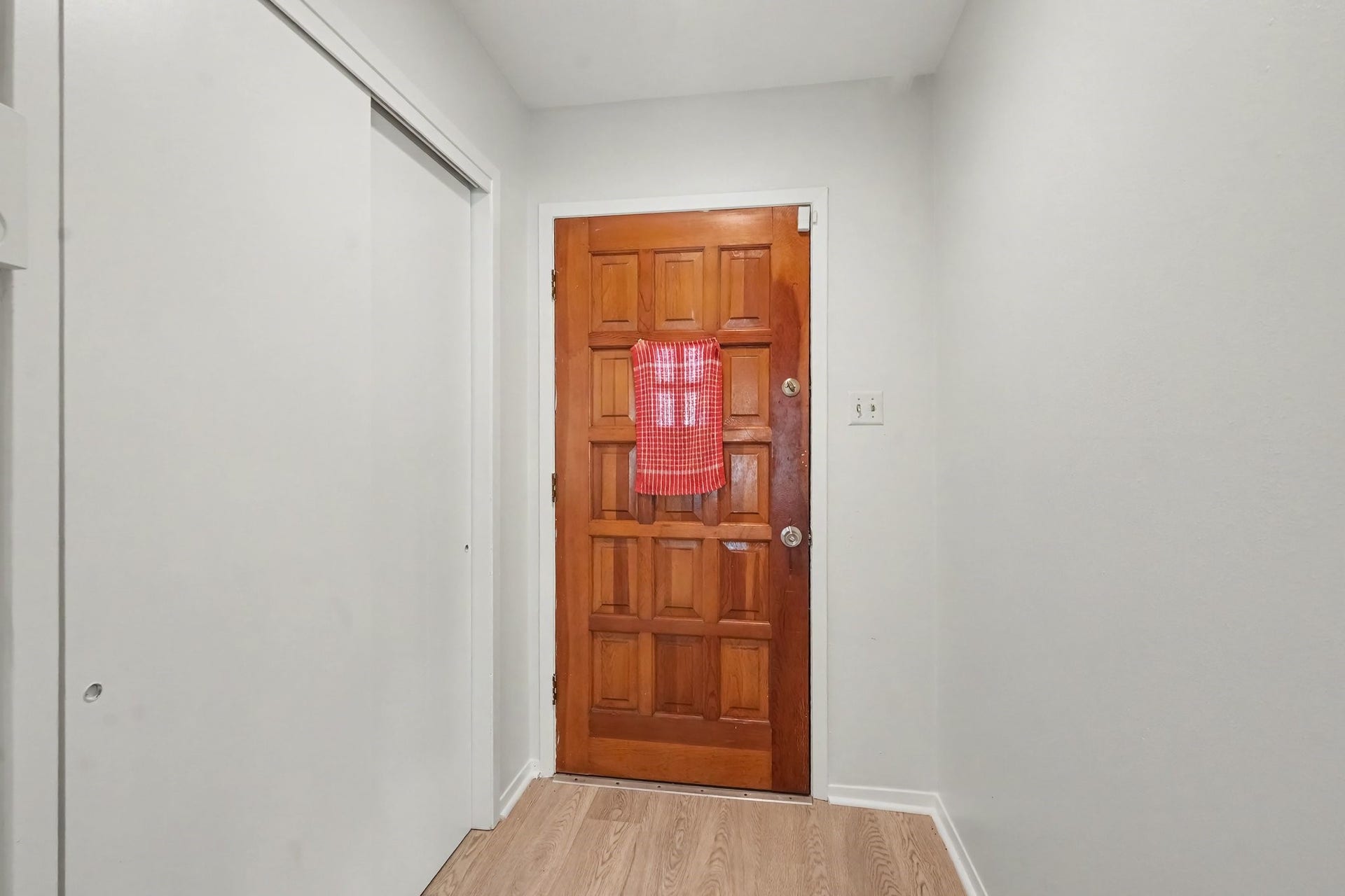429 Deep Dale Lane, Conroe, TX 77304 Step into a light and bright entryway featuring a spacious double closet for all your storage needs.