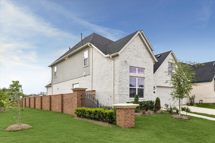 Property photo for 1307 Watermont Drive, Missouri City, TX