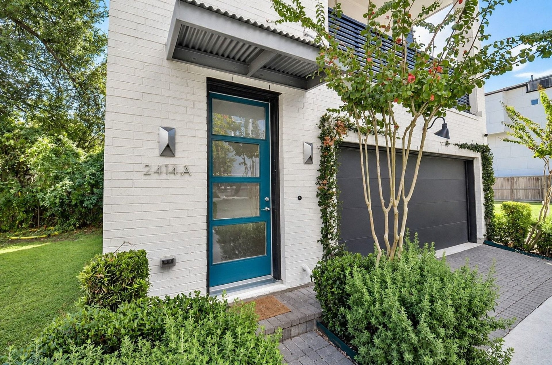 2414 Canal Street, #A, Houston, TX 77003 Two car attached garage.