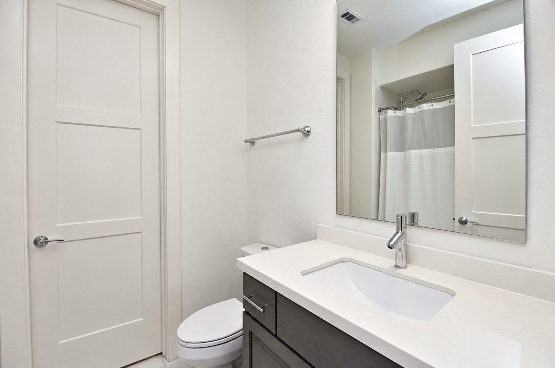 2414 Canal Street, #A, Houston, TX 77003 One of the two secondary bathrooms.