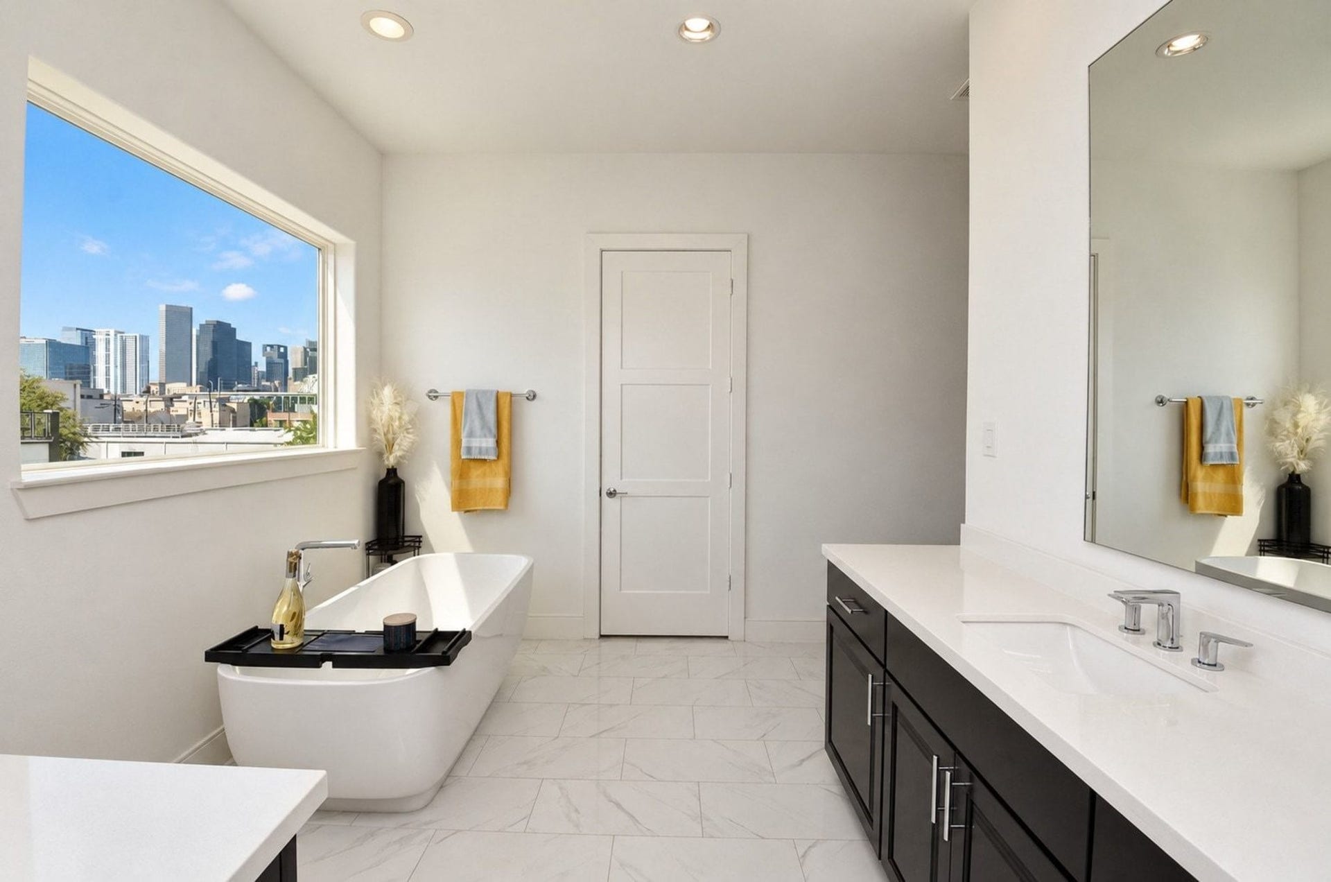 2414 Canal Street, #A, Houston, TX 77003 Primary bath with a great view.