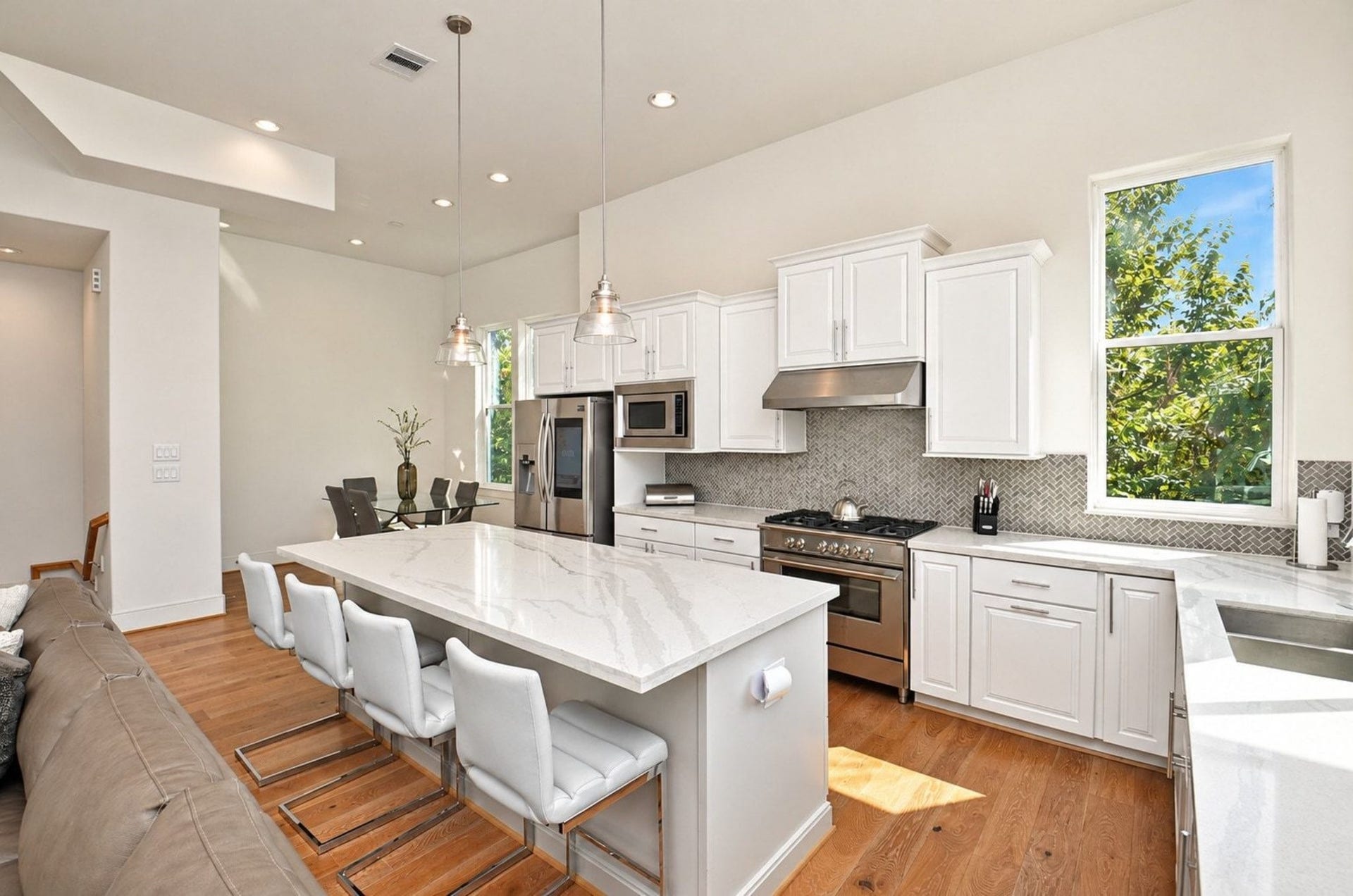 2414 Canal Street, #A, Houston, TX 77003 Plenty of counter space.