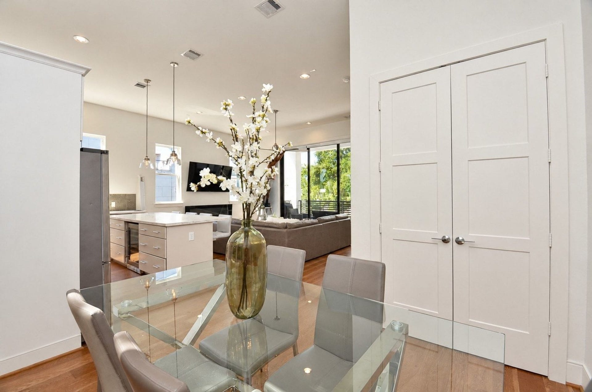2414 Canal Street, #A, Houston, TX 77003 Dining area off kitchen