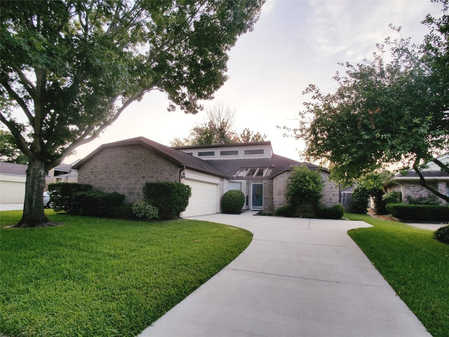 Property photo for 2111 Echo Ridge, Sugar Land, TX
