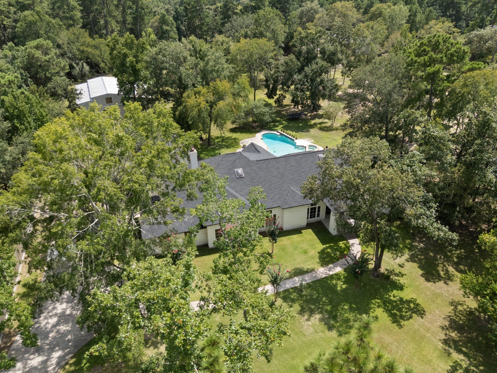 8711 Sendera Drive, Magnolia, TX 77354 8711 Sendera Drive, Magnolia, TX 77354