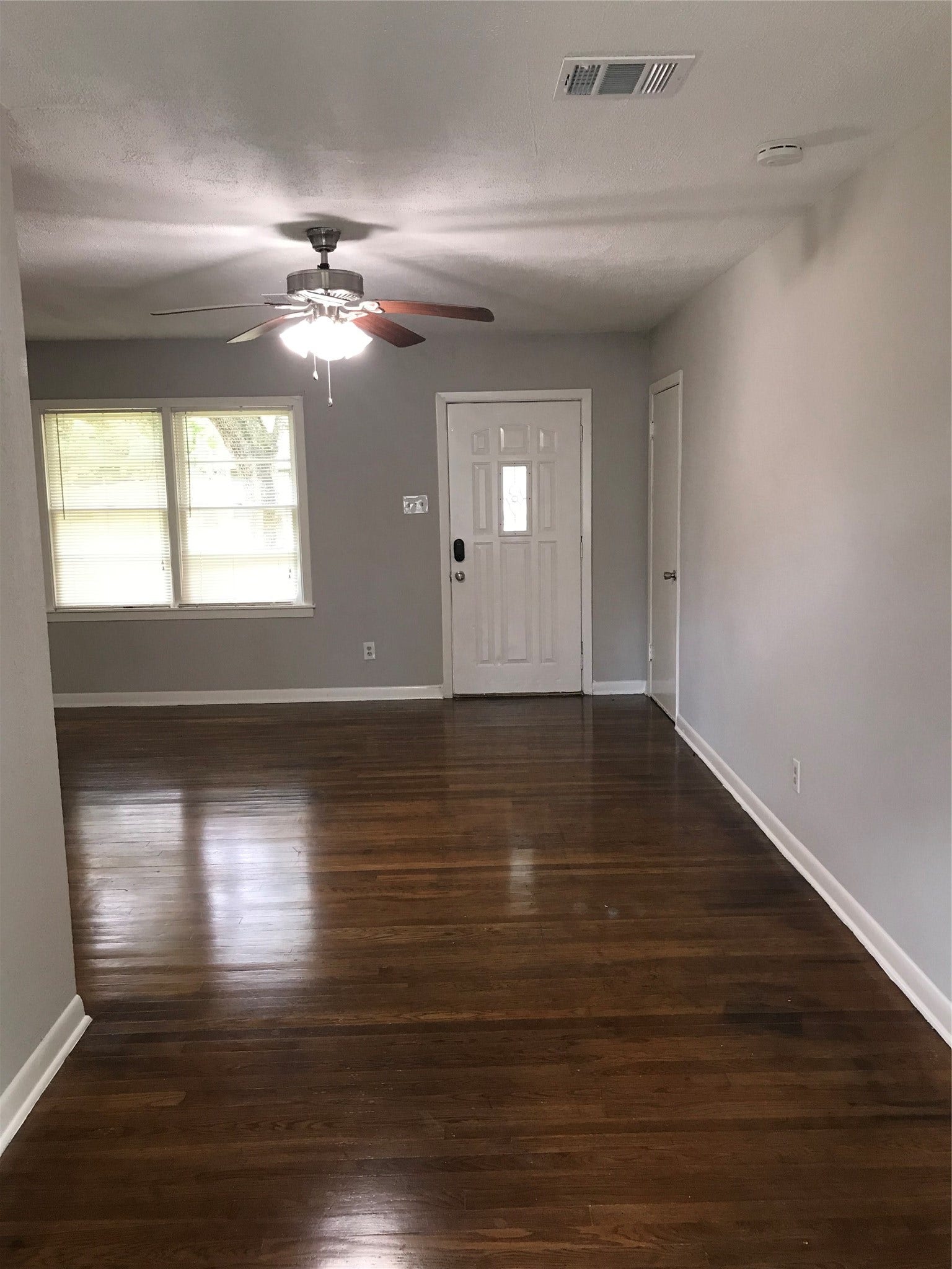 2702 N Camp Circle, La Marque, TX 77568 2702 N Camp Circle, La Marque, TX 77568